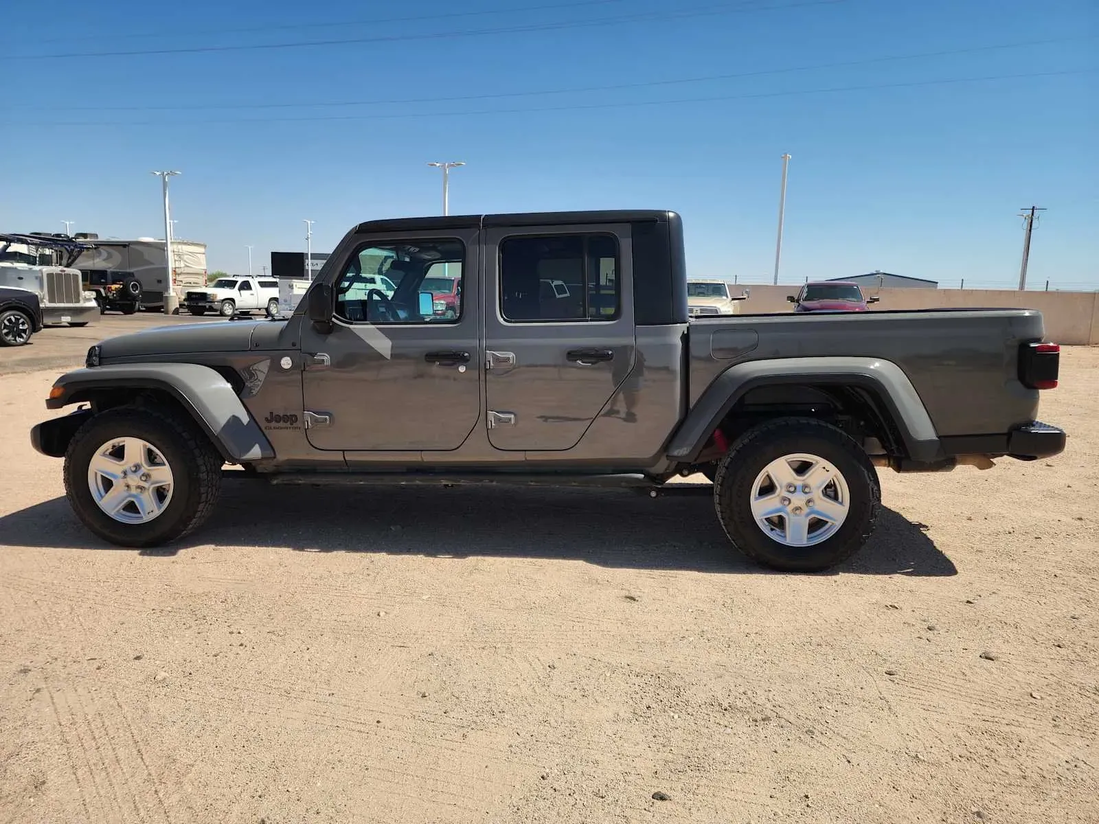 Jeep Gladiator photo 8