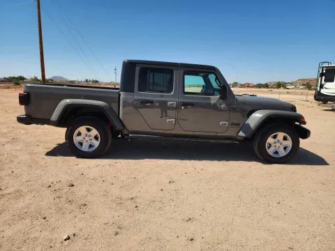 More photos of 2021 Jeep Gladiator Sport S at Martin Swanty's Paradise Auto, AZ