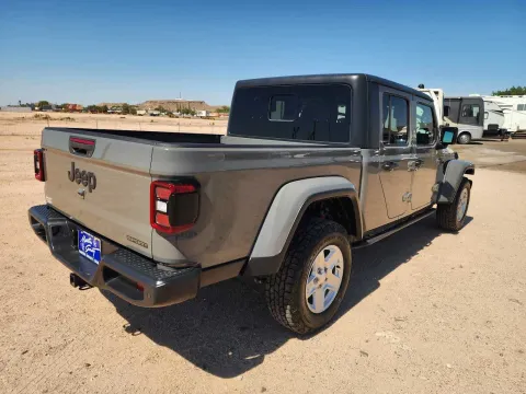 More photos of 2021 Jeep Gladiator Sport S at Martin Swanty's Paradise Auto, AZ
