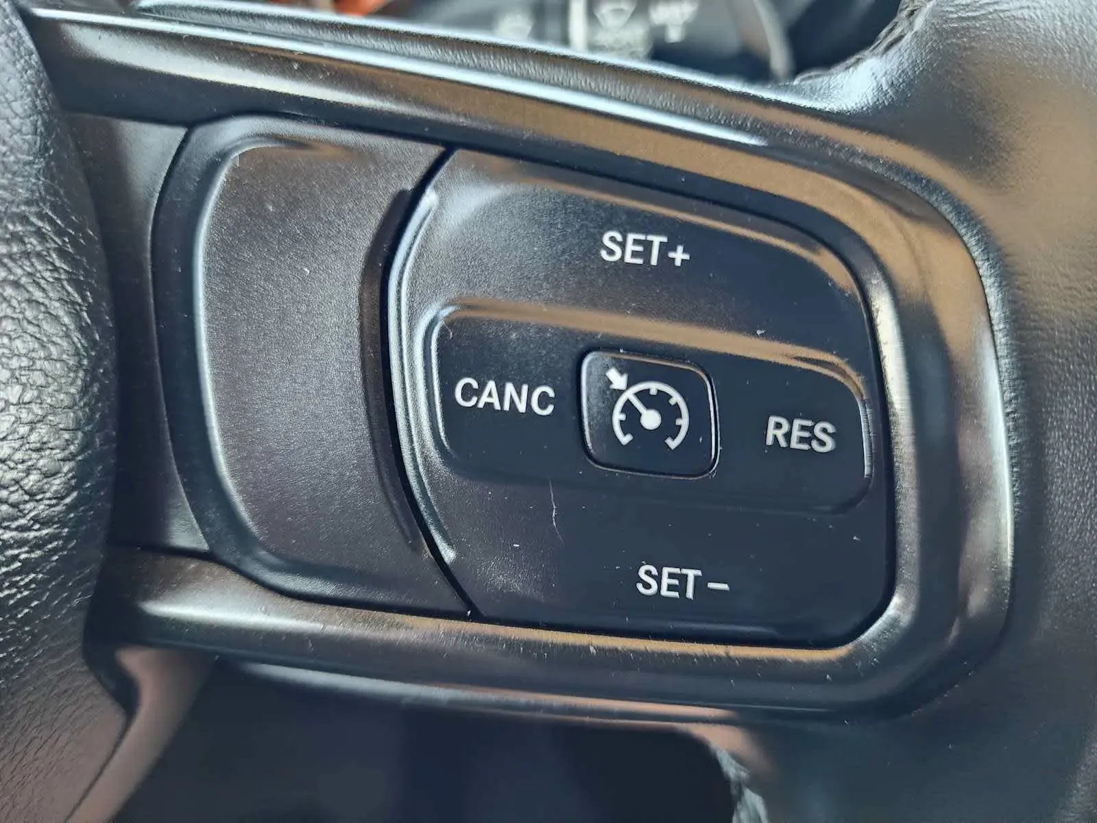 Jeep Gladiator photo 30