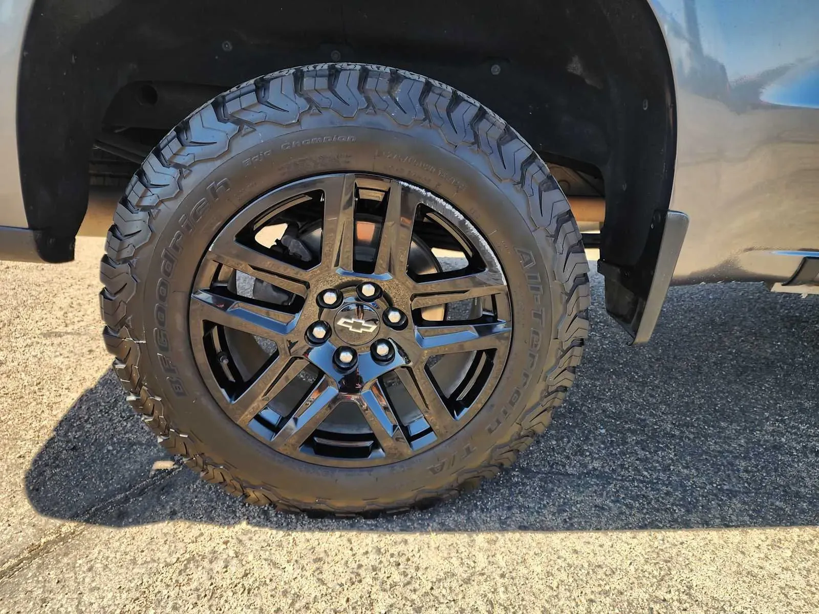 Chevrolet Silverado photo 12