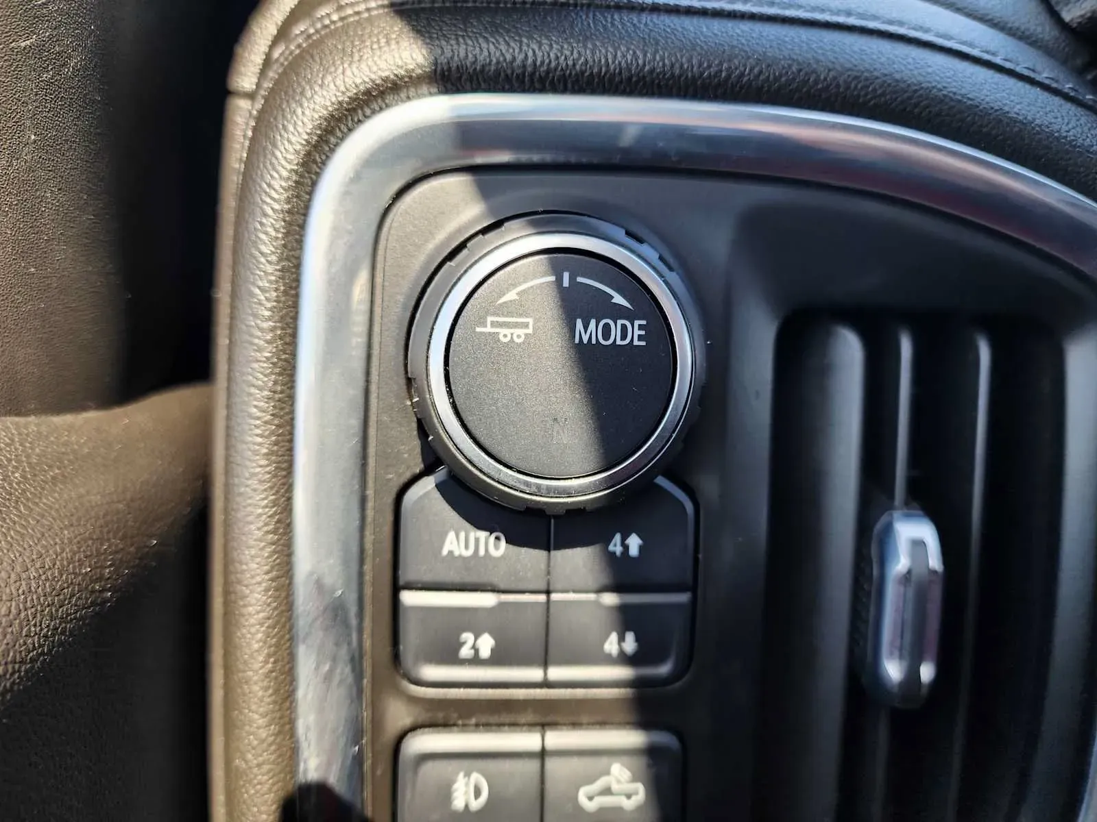 Chevrolet Silverado photo 27