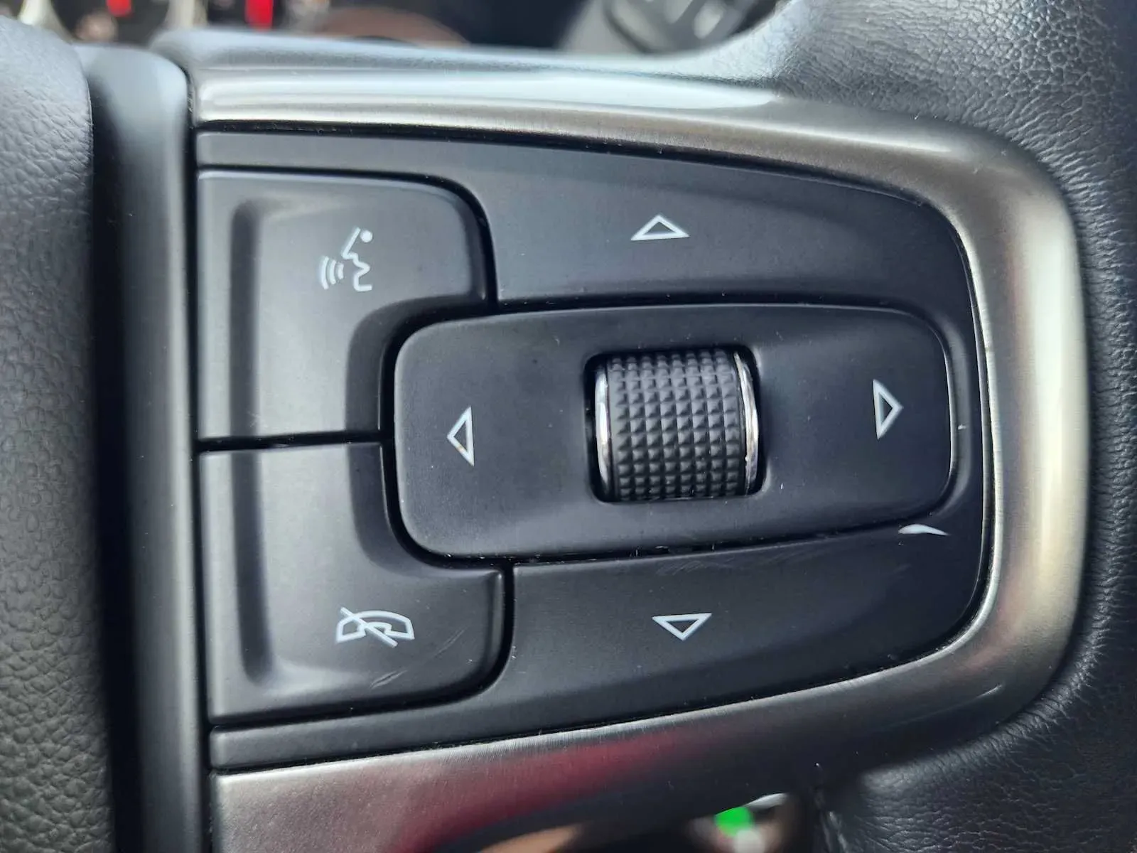 Chevrolet Silverado photo 19