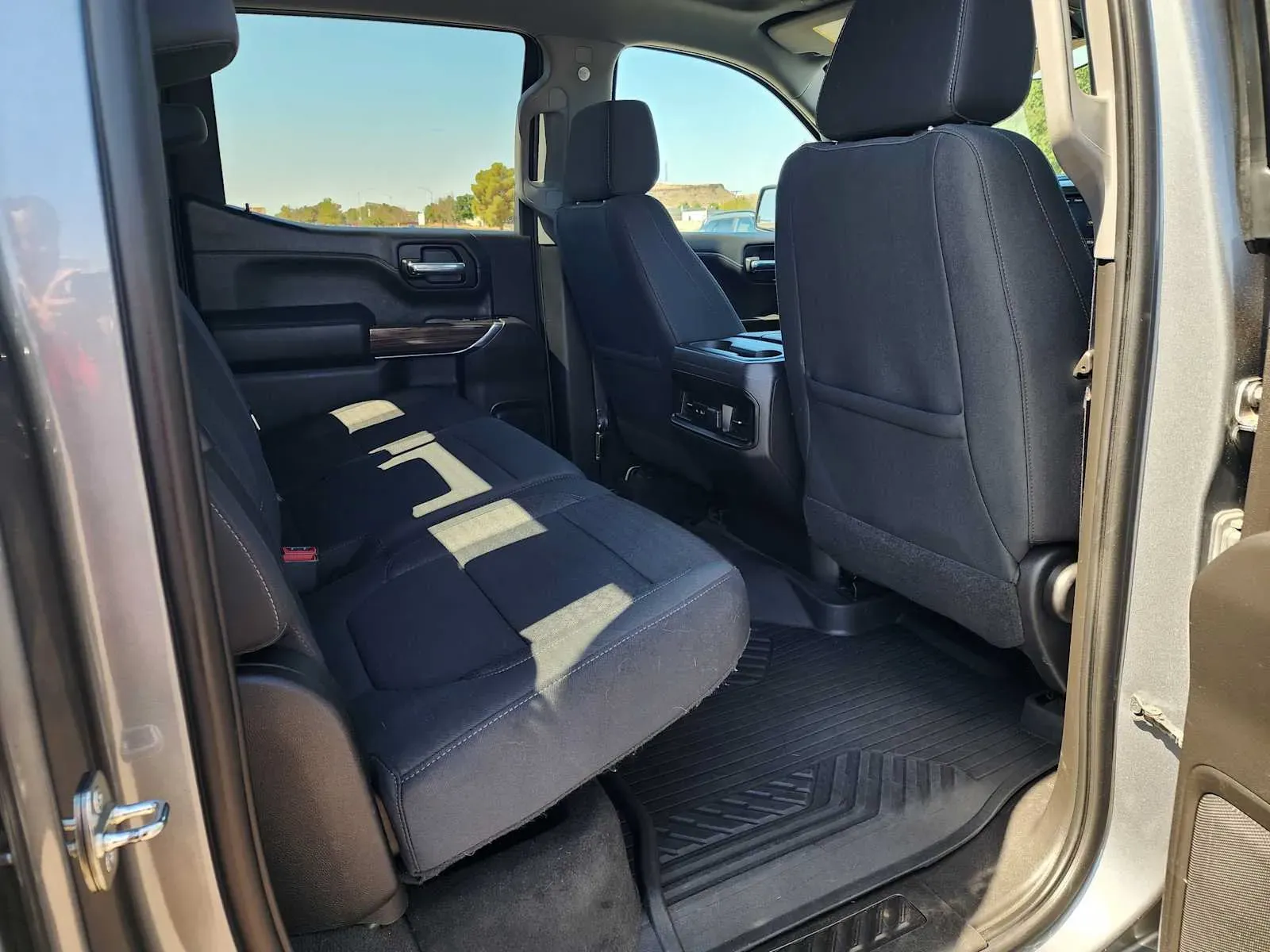 Chevrolet Silverado photo 14