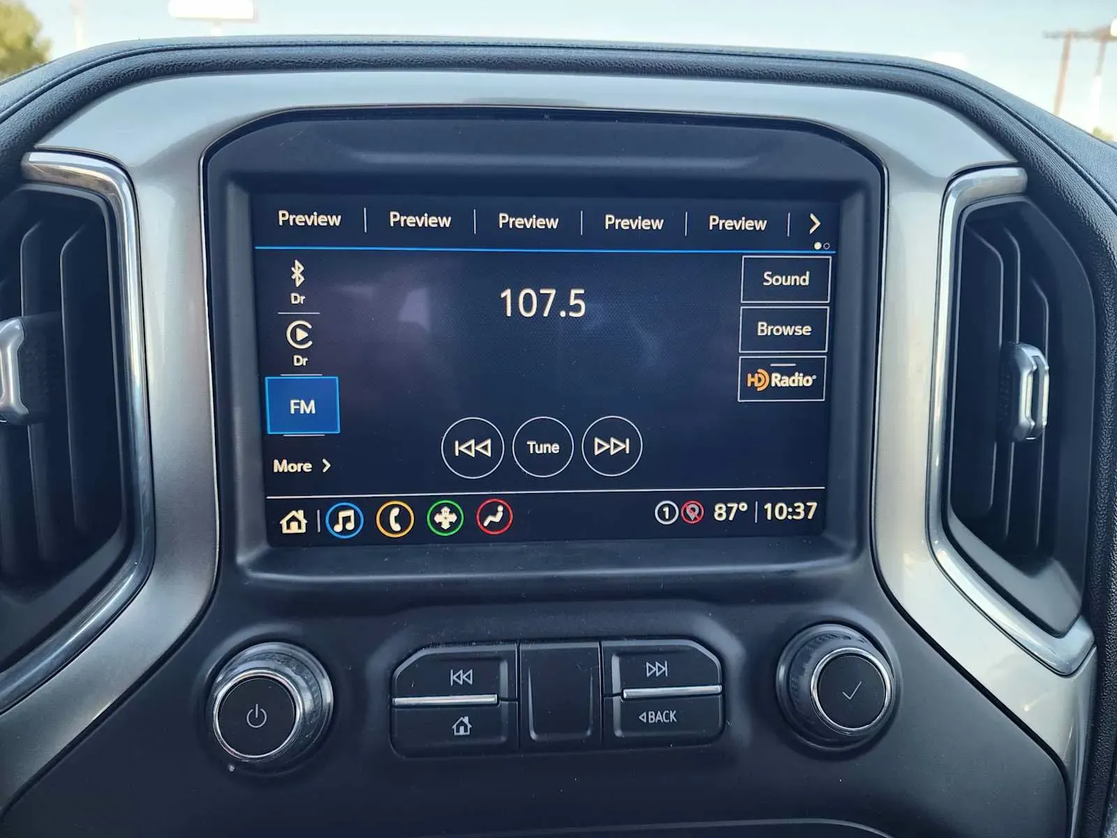 Chevrolet Silverado photo 22