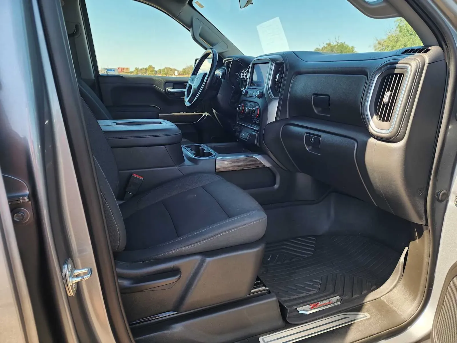 Chevrolet Silverado photo 13