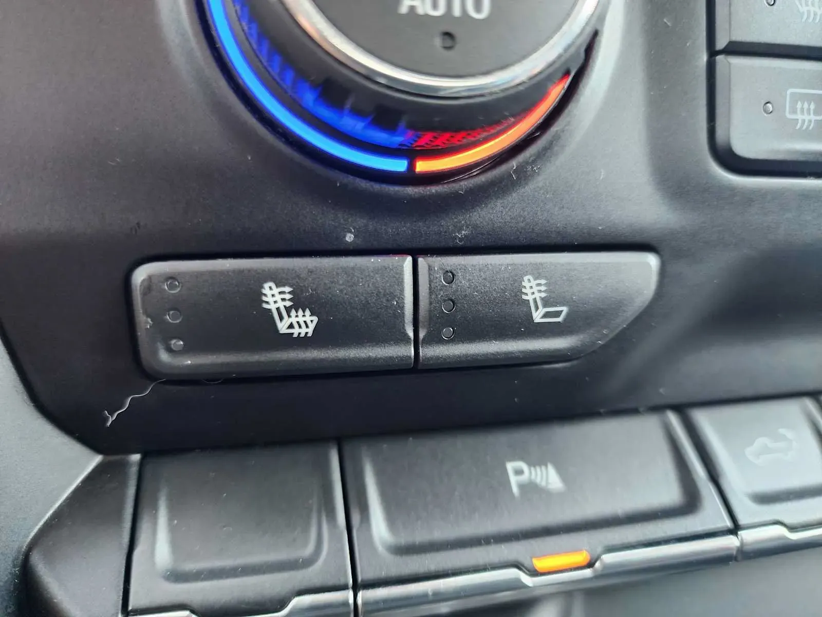 Chevrolet Silverado photo 25