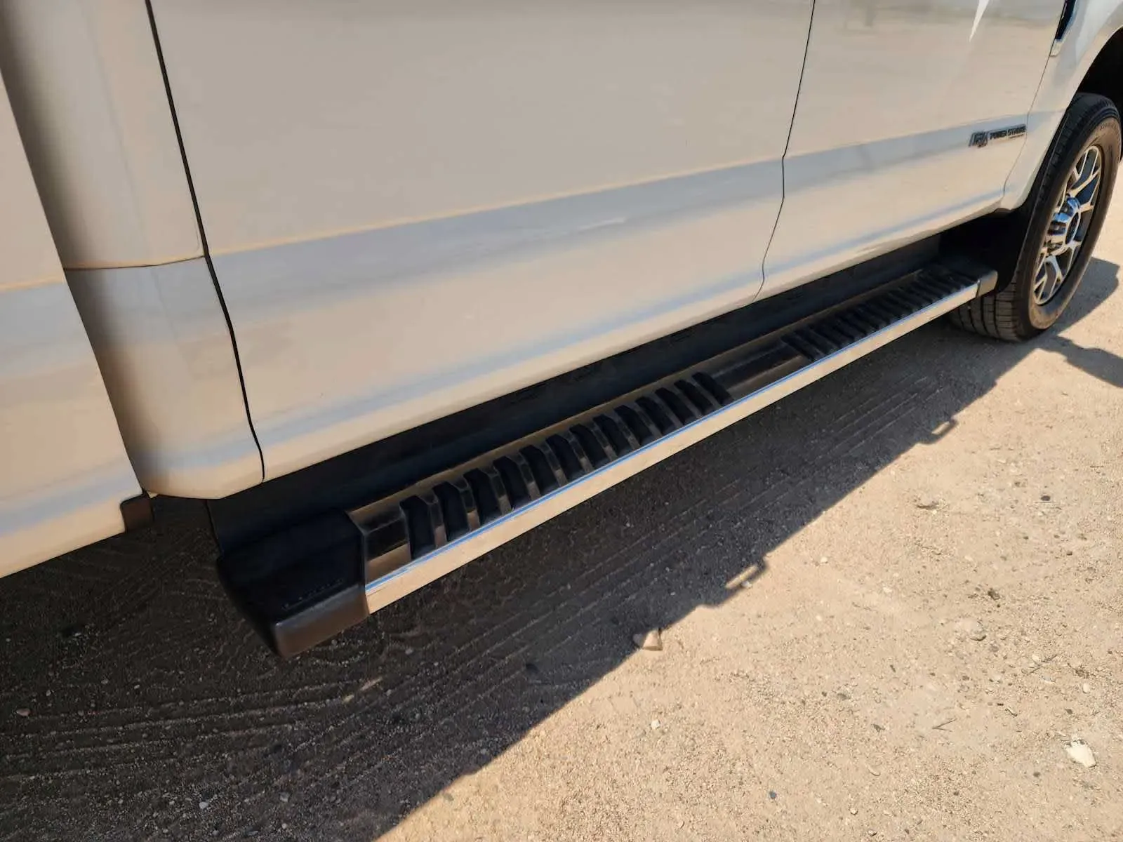Ford F-350 photo 14