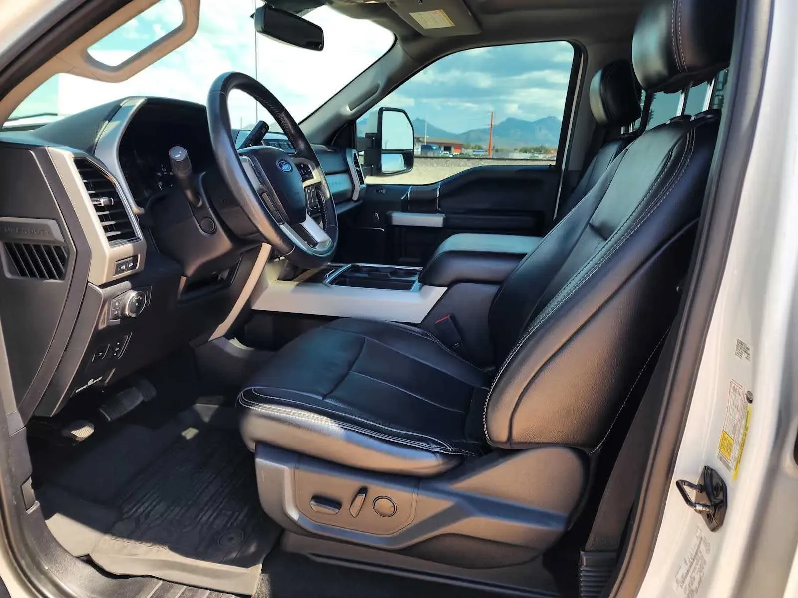 Ford F-350 photo 18
