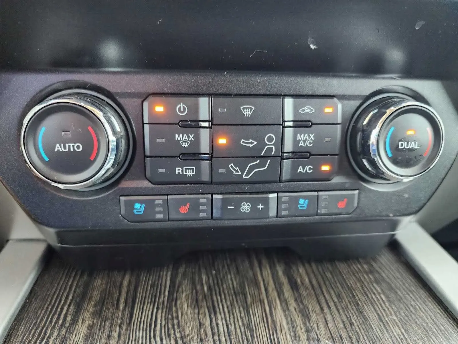 Ford F-350 photo 32