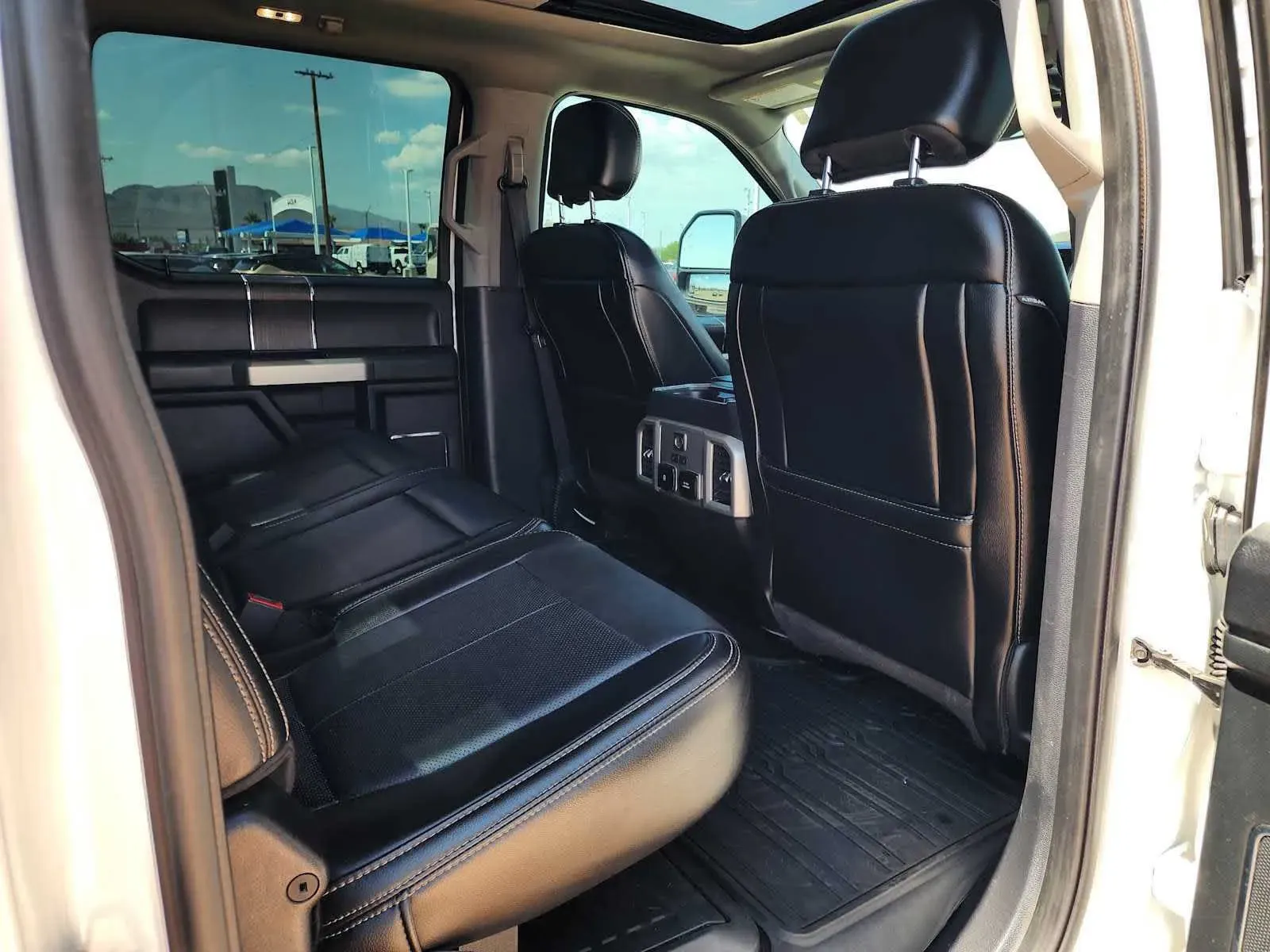 Ford F-350 photo 17