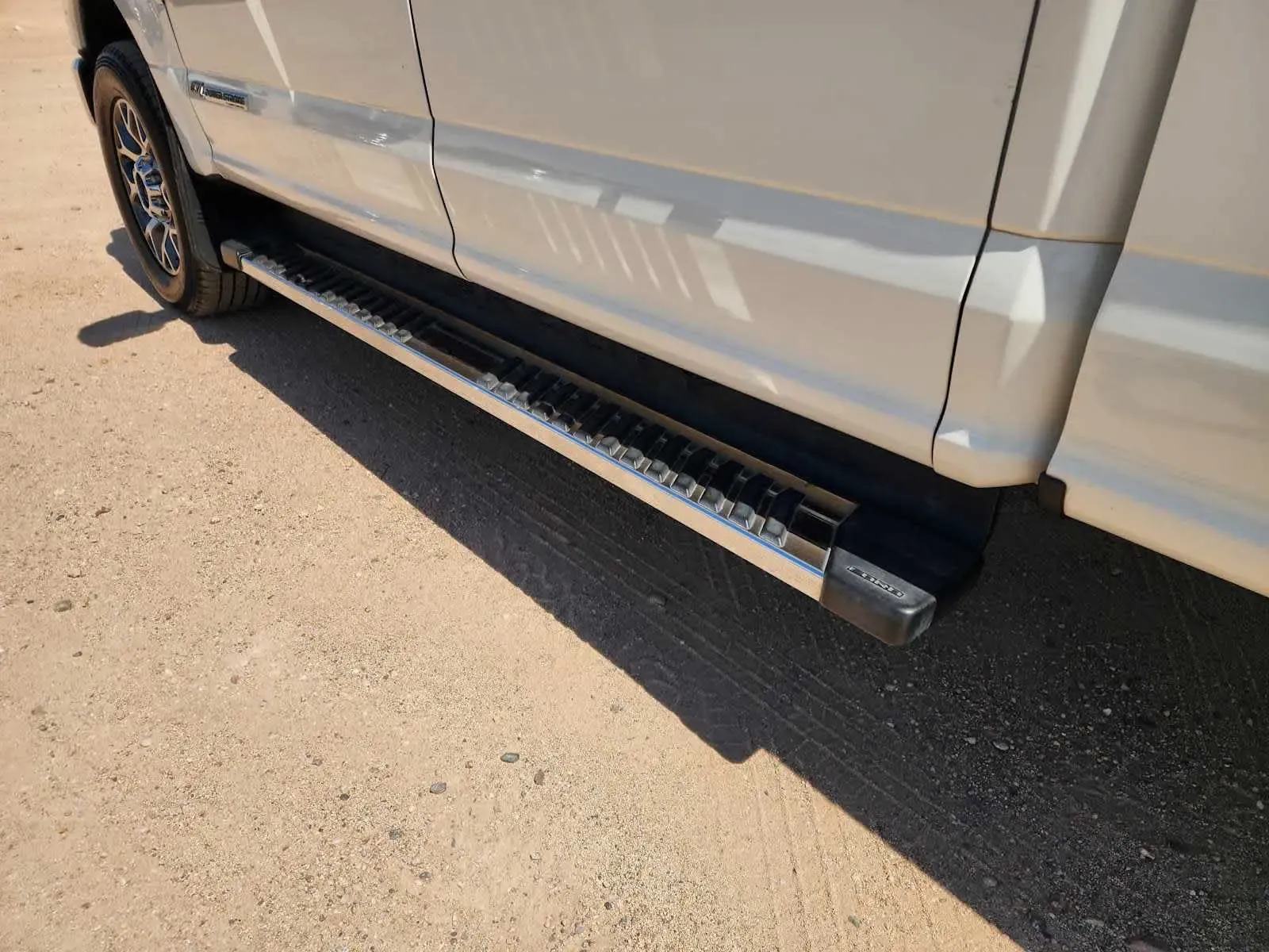 Ford F-350 photo 9