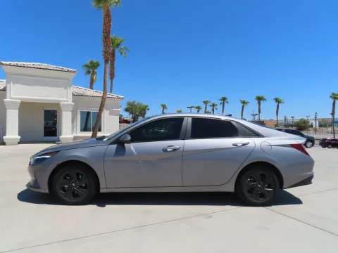 More photos of 2022 Hyundai Elantra SEL at Martin Swanty's Paradise Auto, AZ