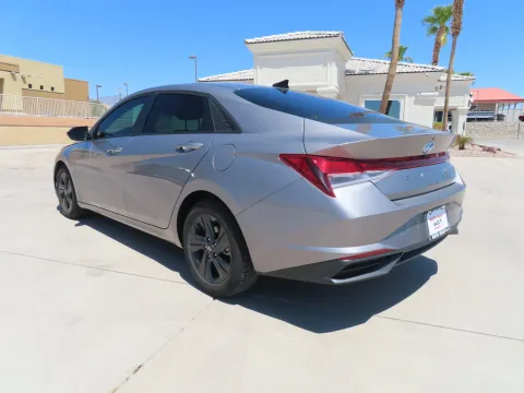 More photos of 2022 Hyundai Elantra SEL at Martin Swanty's Paradise Auto, AZ