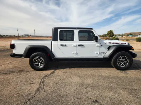 More photos of 2024 Jeep Gladiator Rubicon at Martin Swanty's Paradise Auto, AZ
