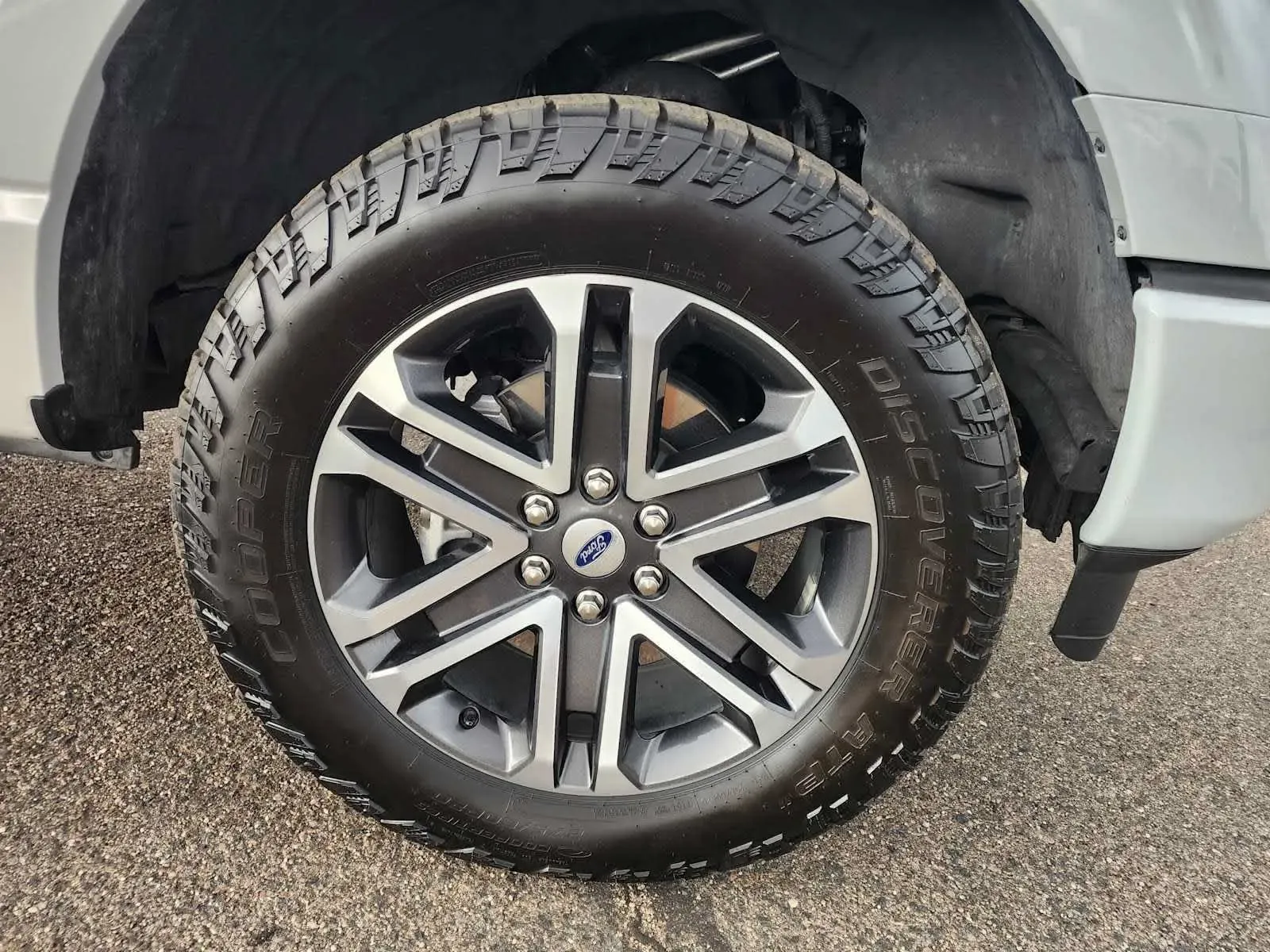 Ford F-150 photo 12
