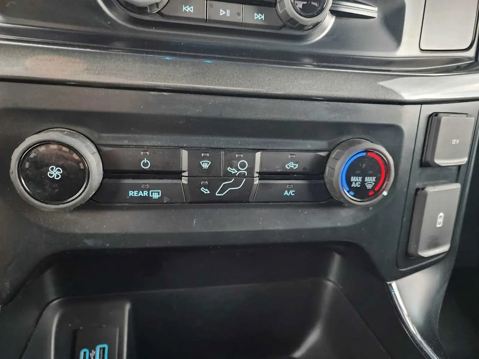 Ford F-150 photo 31