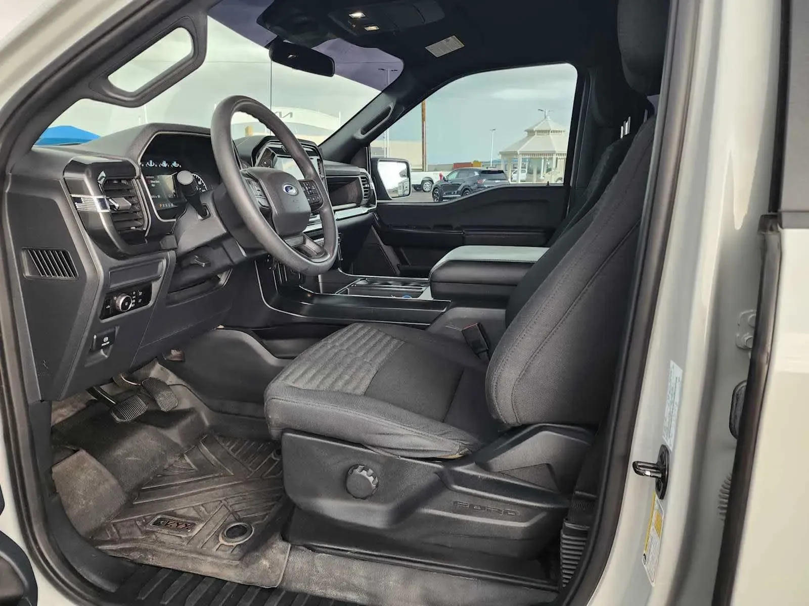 Ford F-150 photo 17