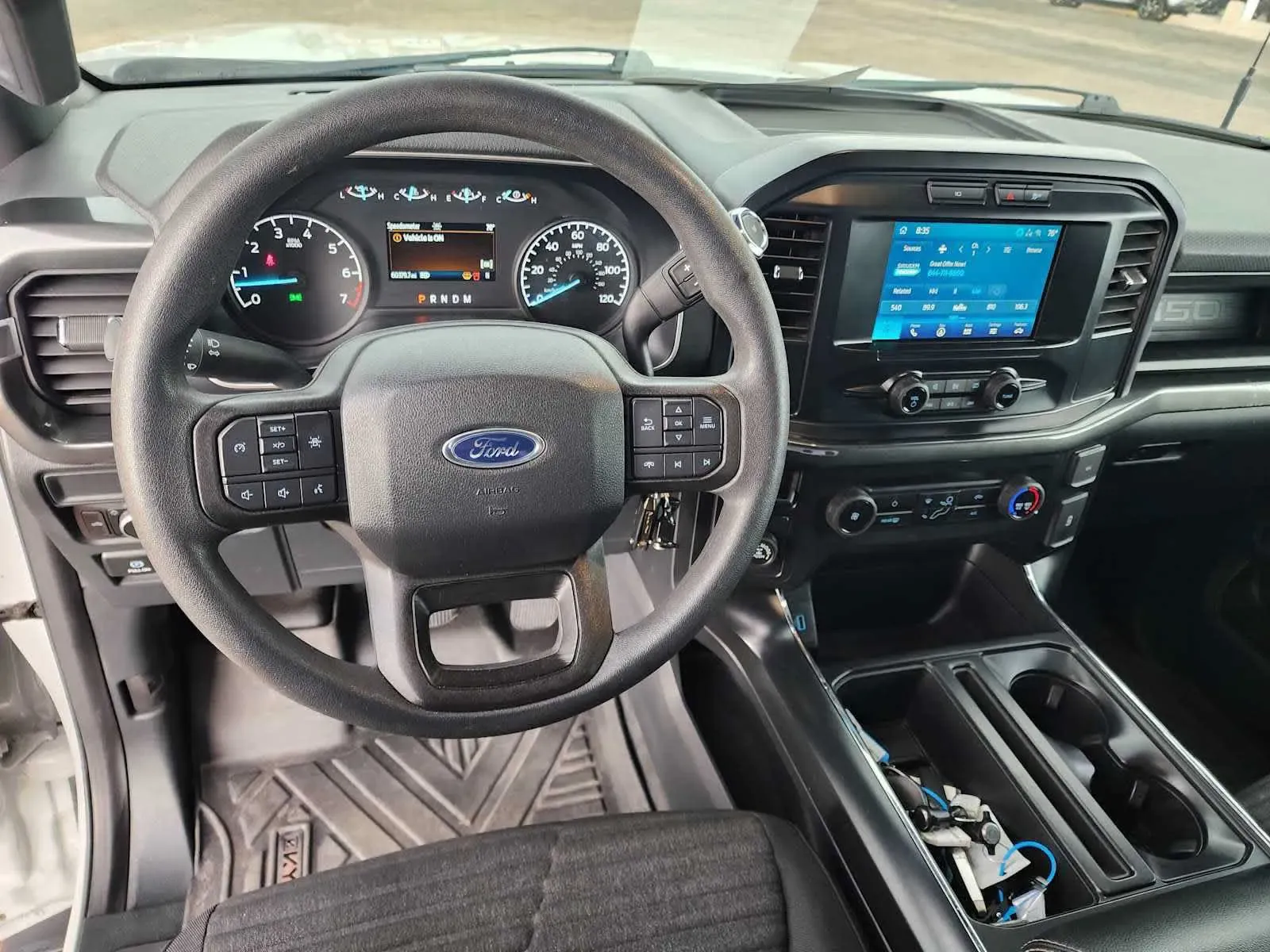 Ford F-150 photo 2