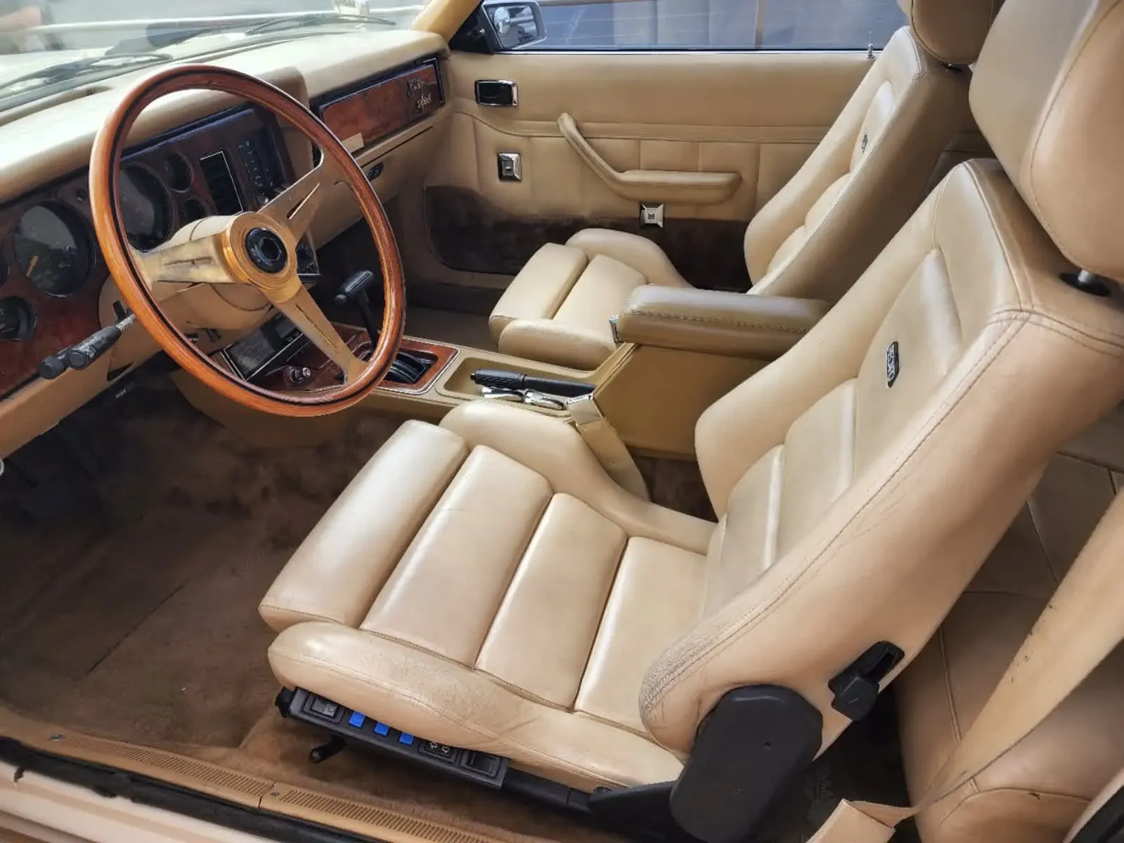 Ford Mustang photo 11
