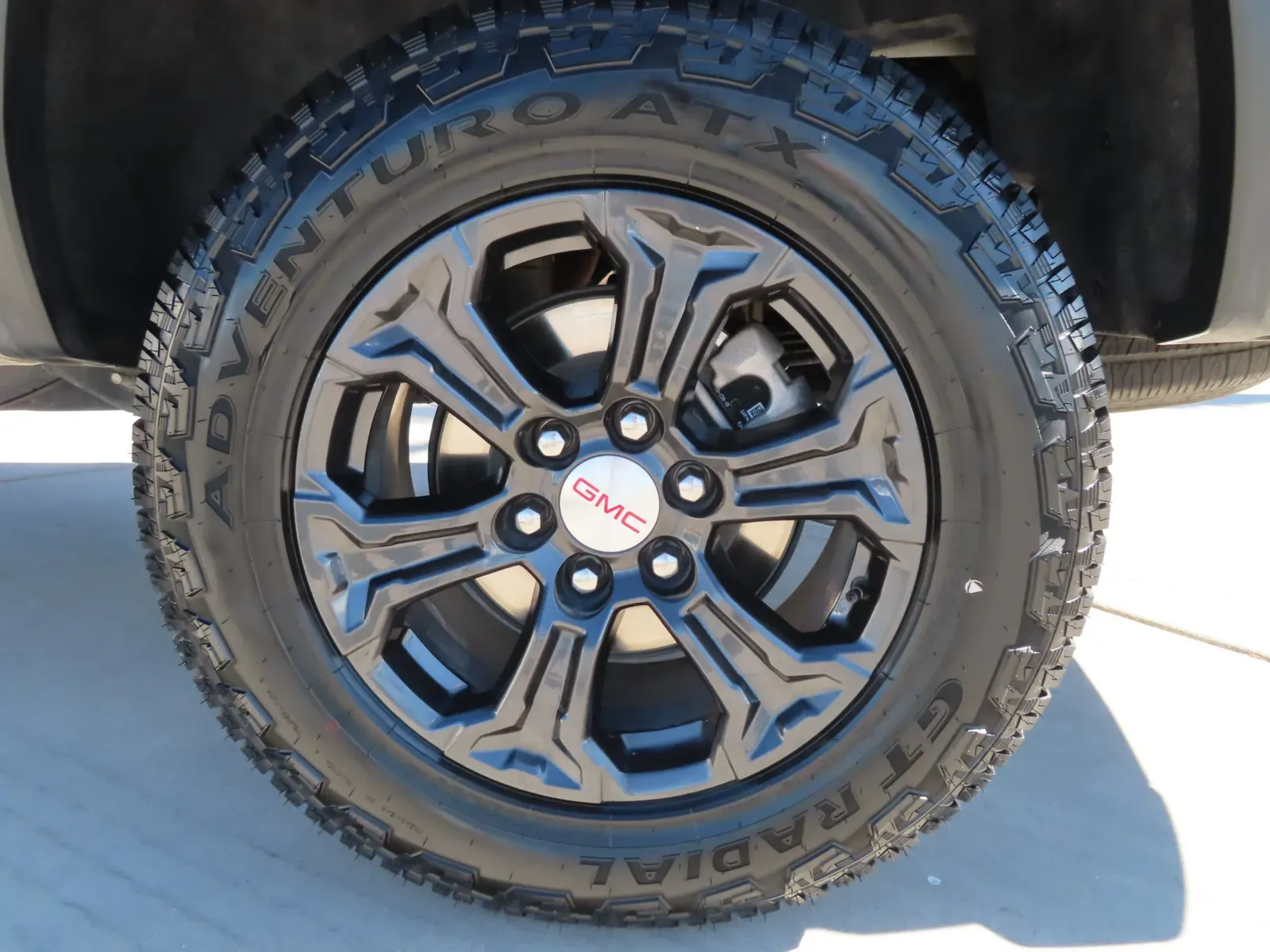 GMC Canyon photo 6