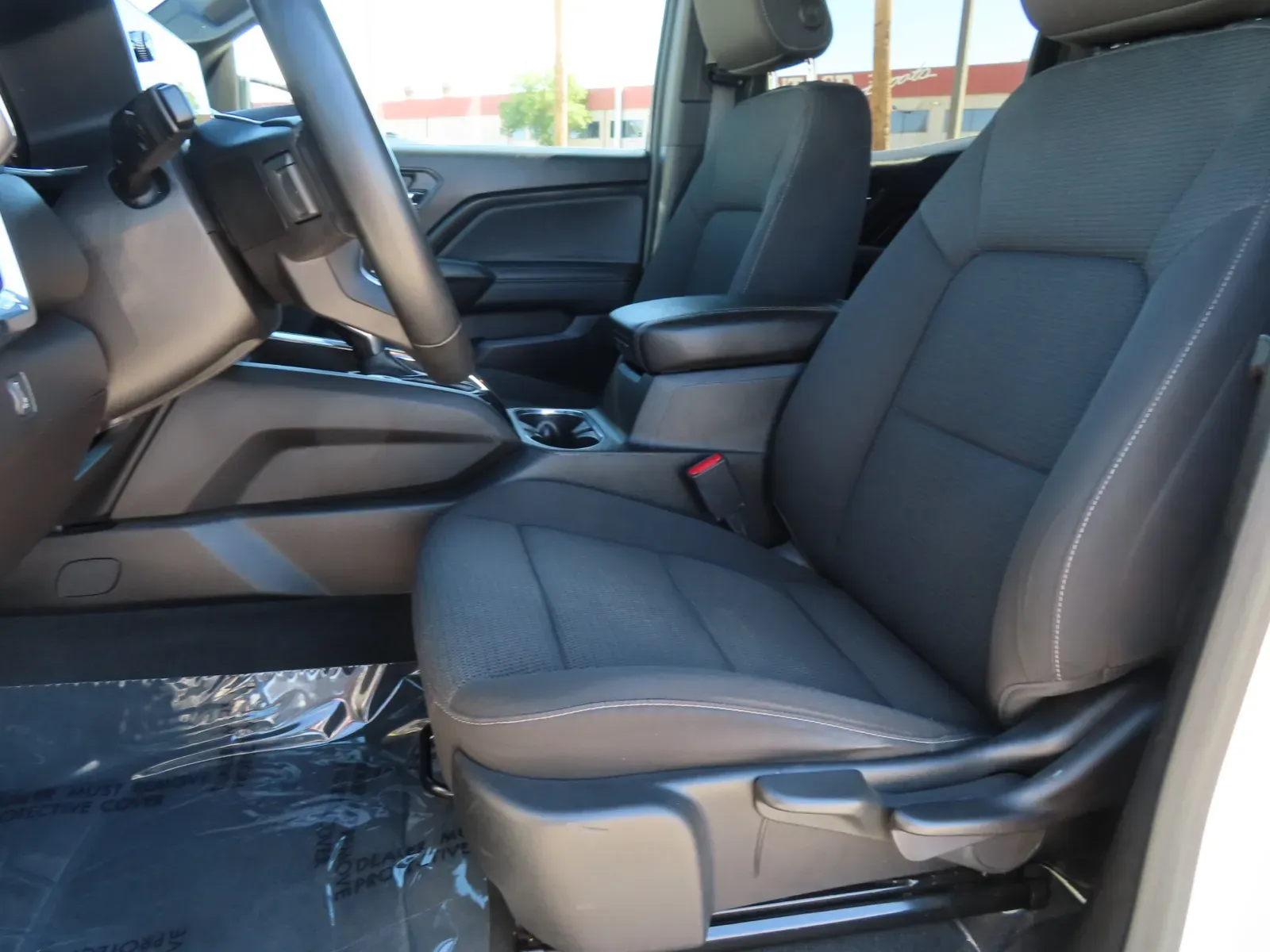 GMC Canyon photo 14