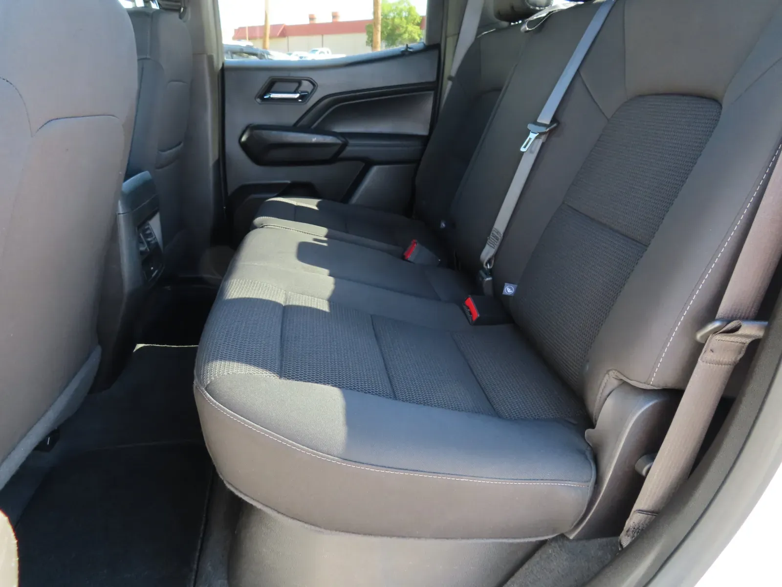 GMC Canyon photo 15