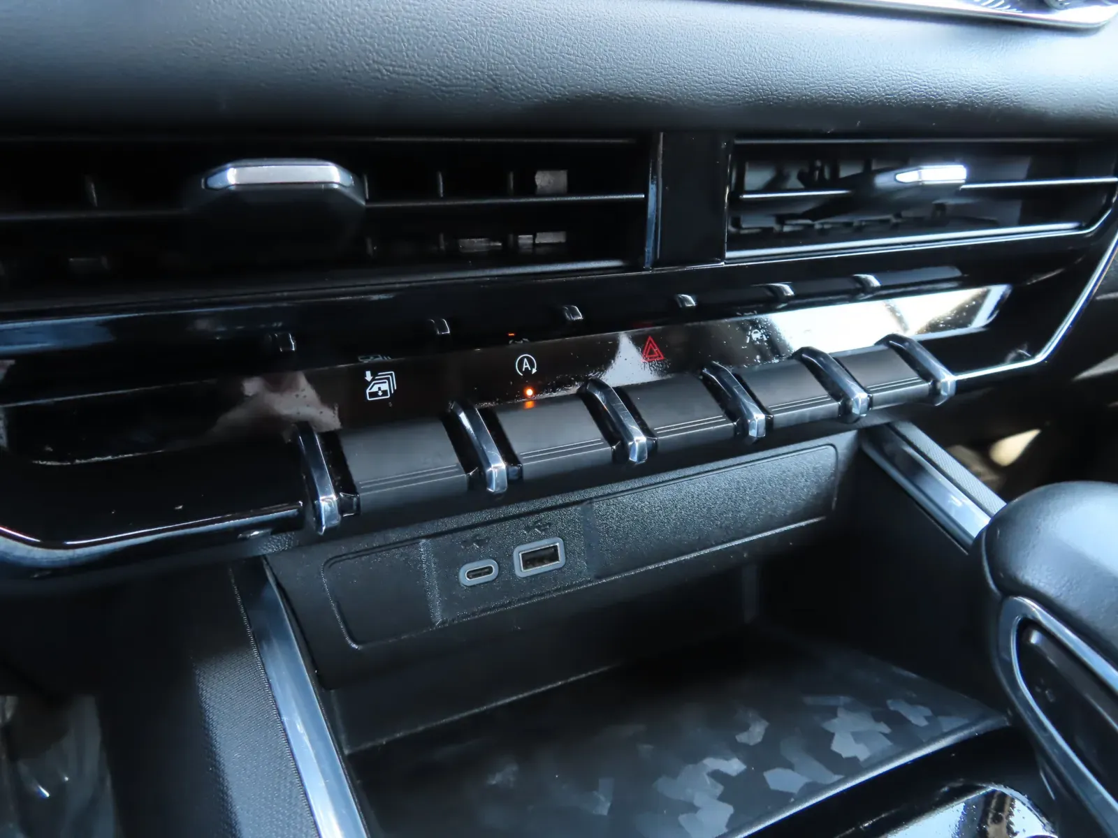 GMC Canyon photo 26