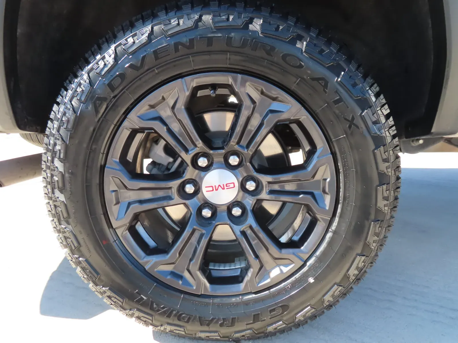 GMC Canyon photo 11