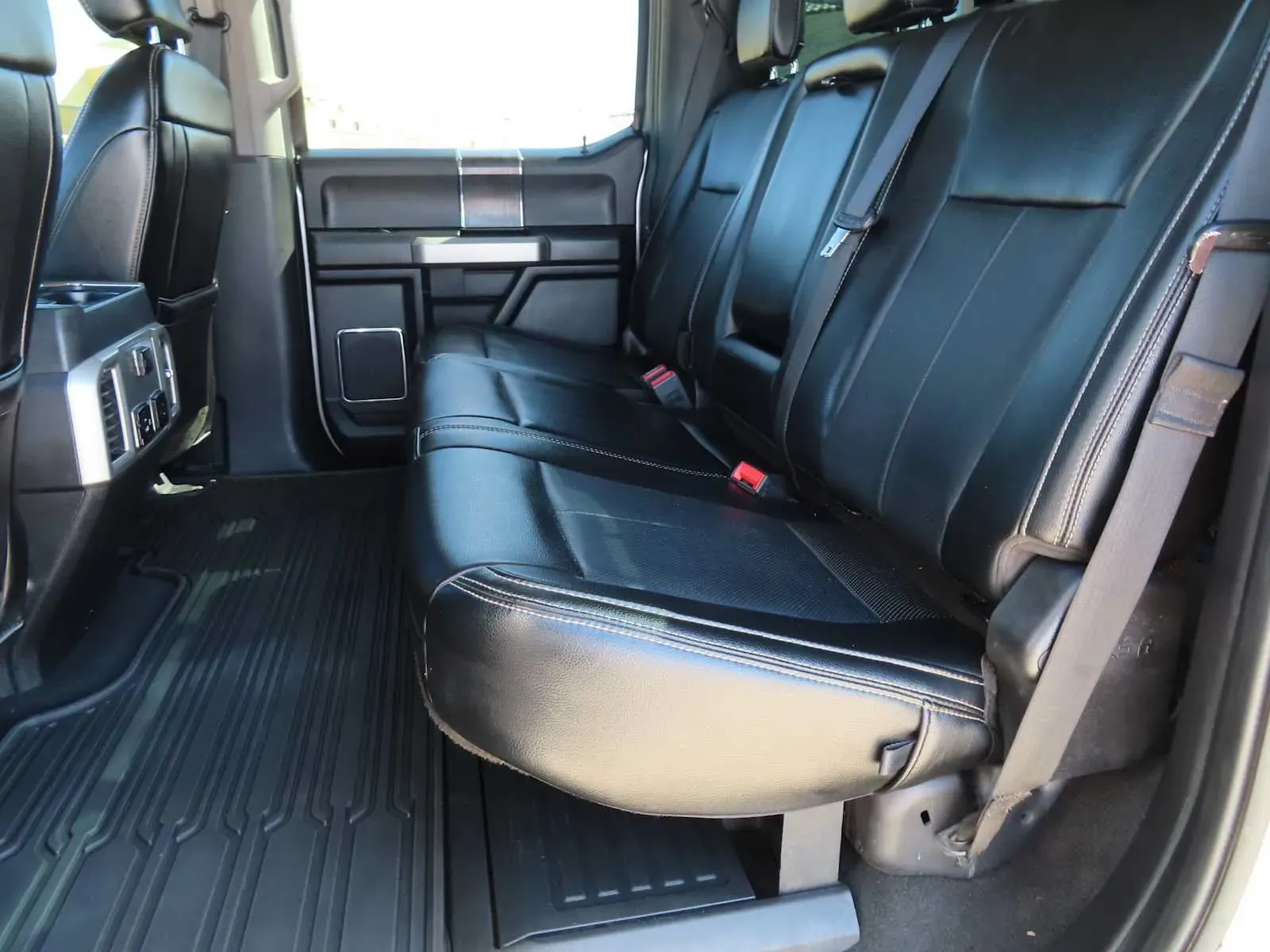 Ford F-350 photo 13