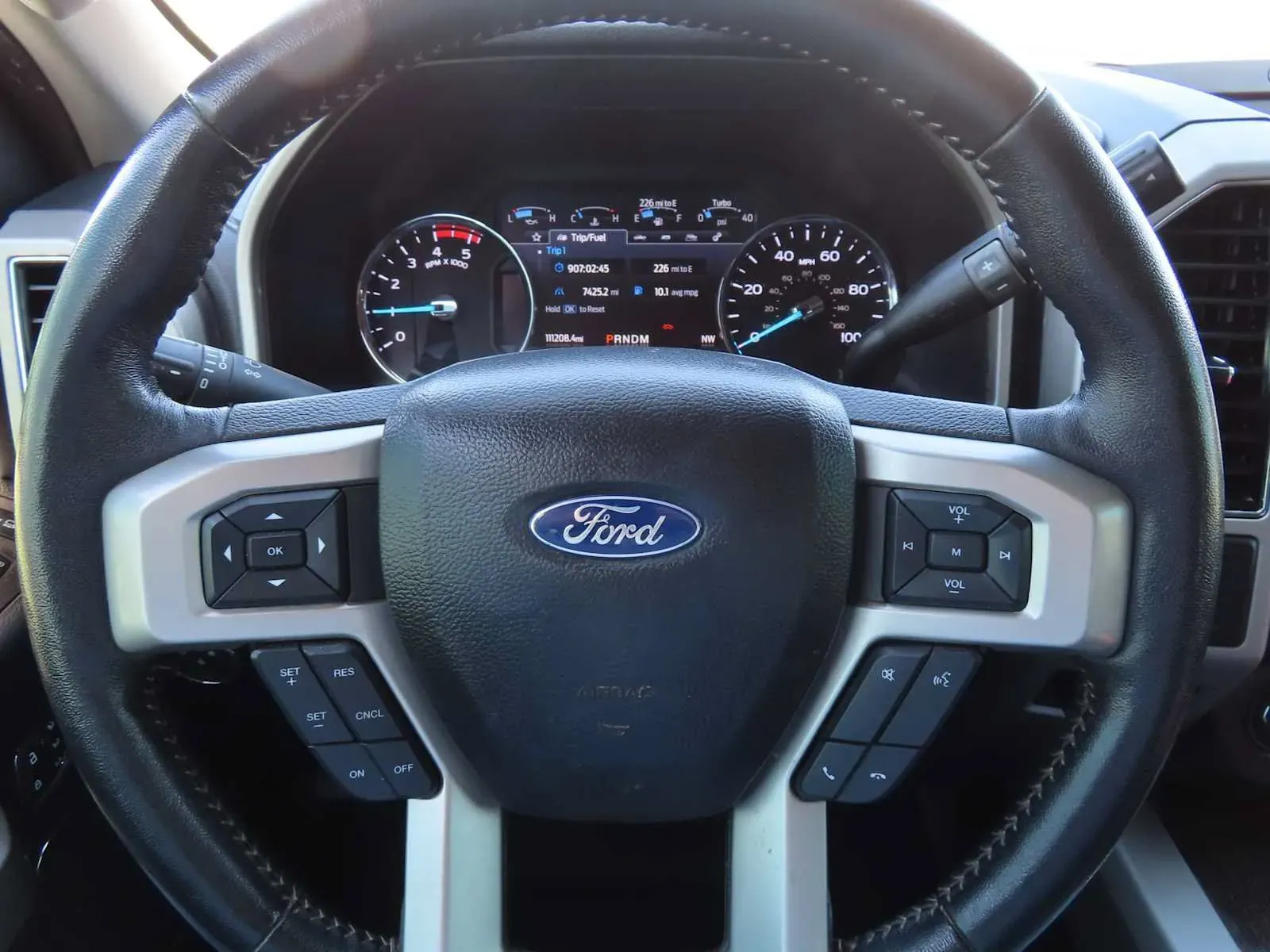 Ford F-350 photo 17