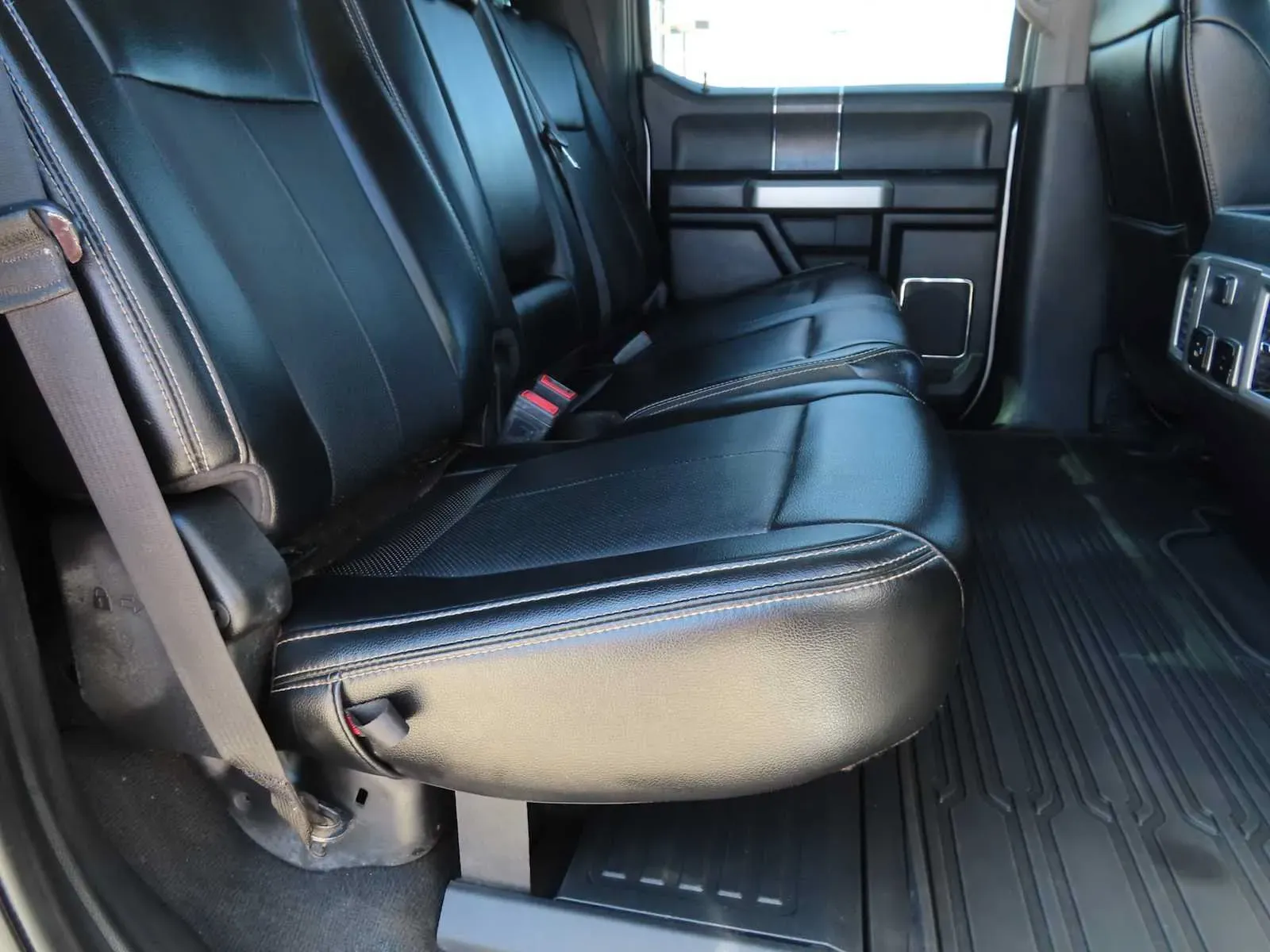 Ford F-350 photo 14