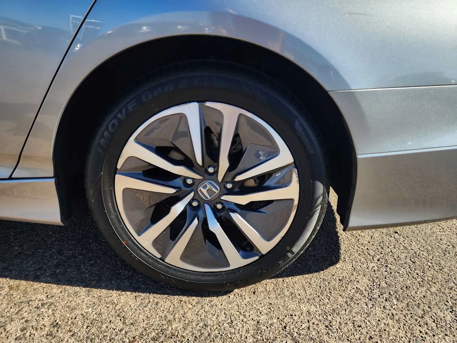 Honda Accord photo 8