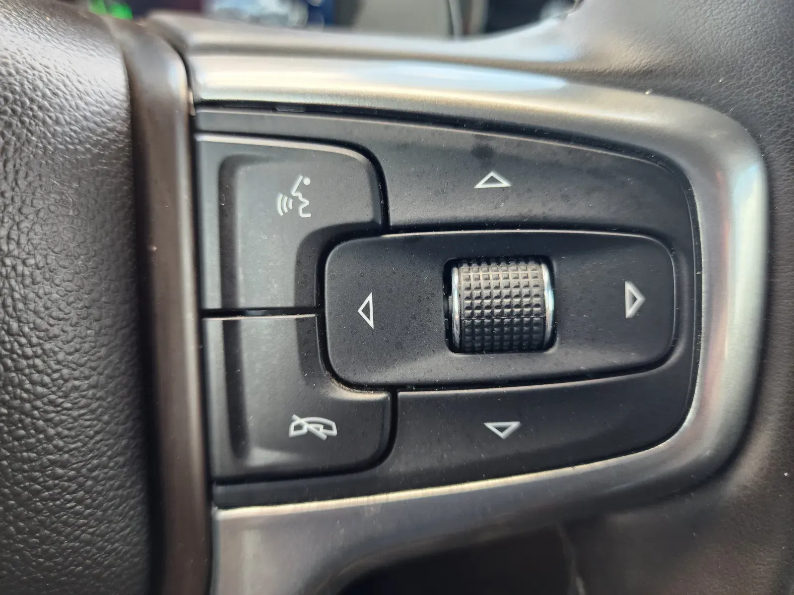 Chevrolet Silverado photo 22