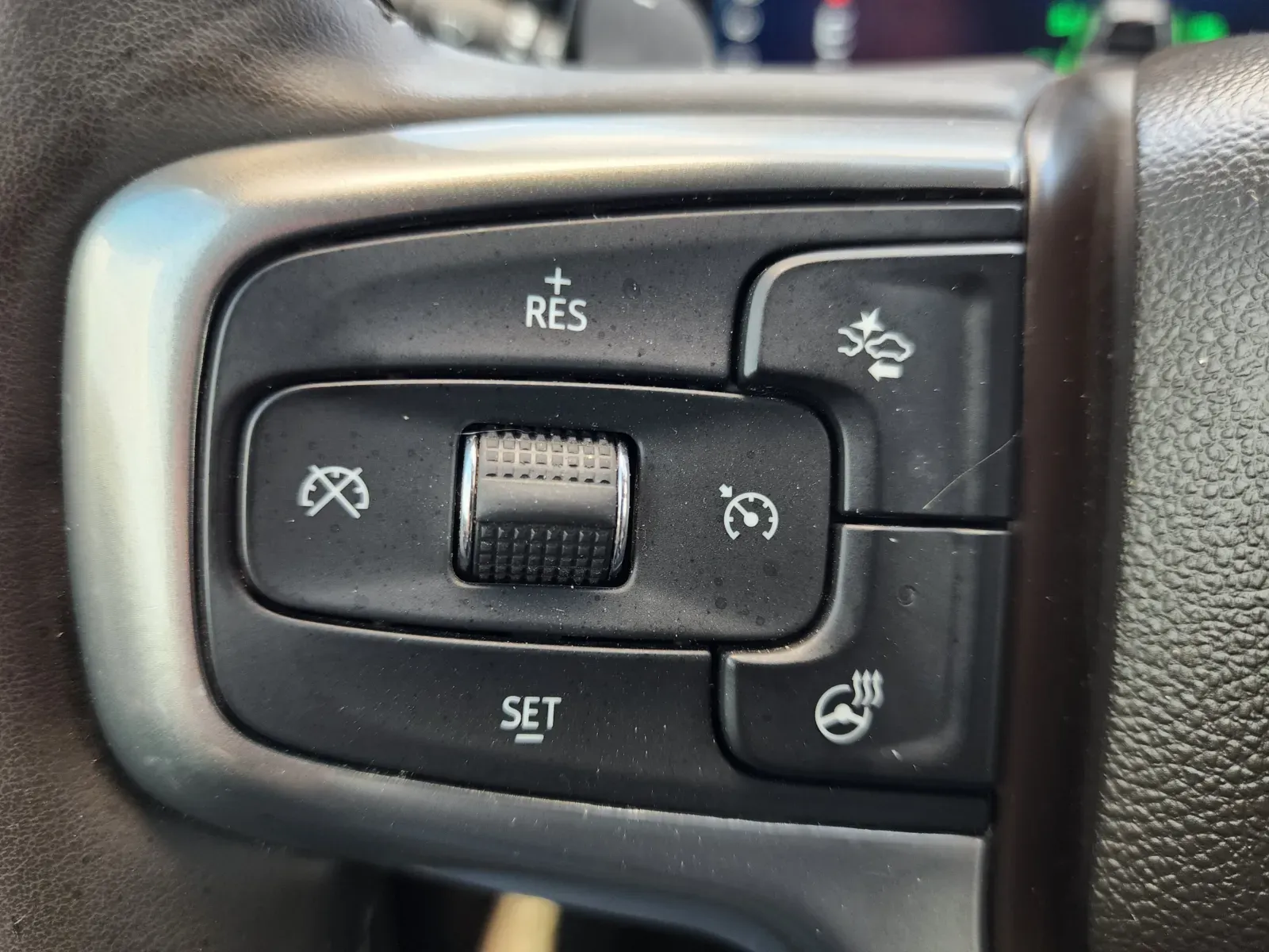 Chevrolet Silverado photo 21