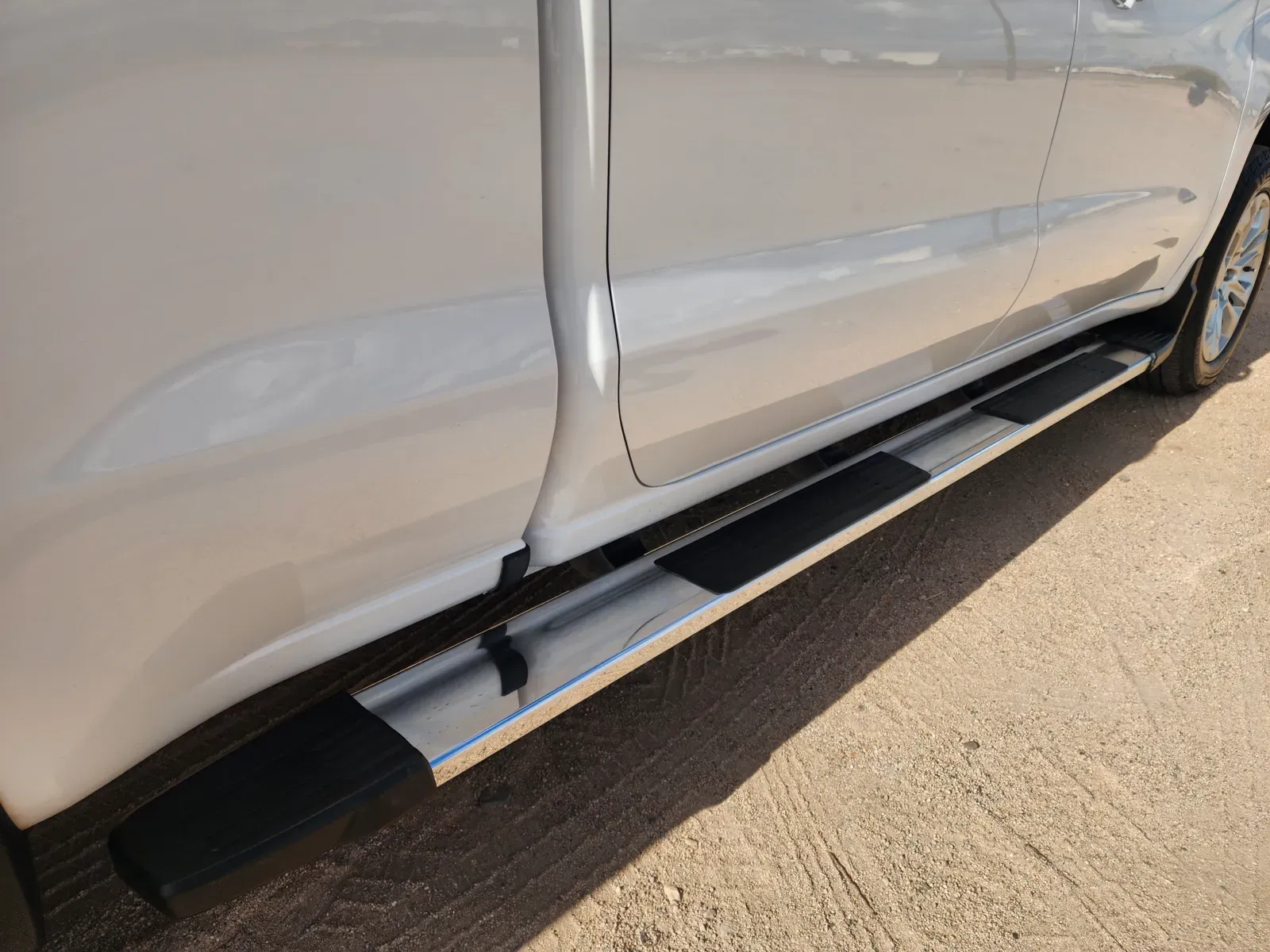 Chevrolet Silverado photo 14