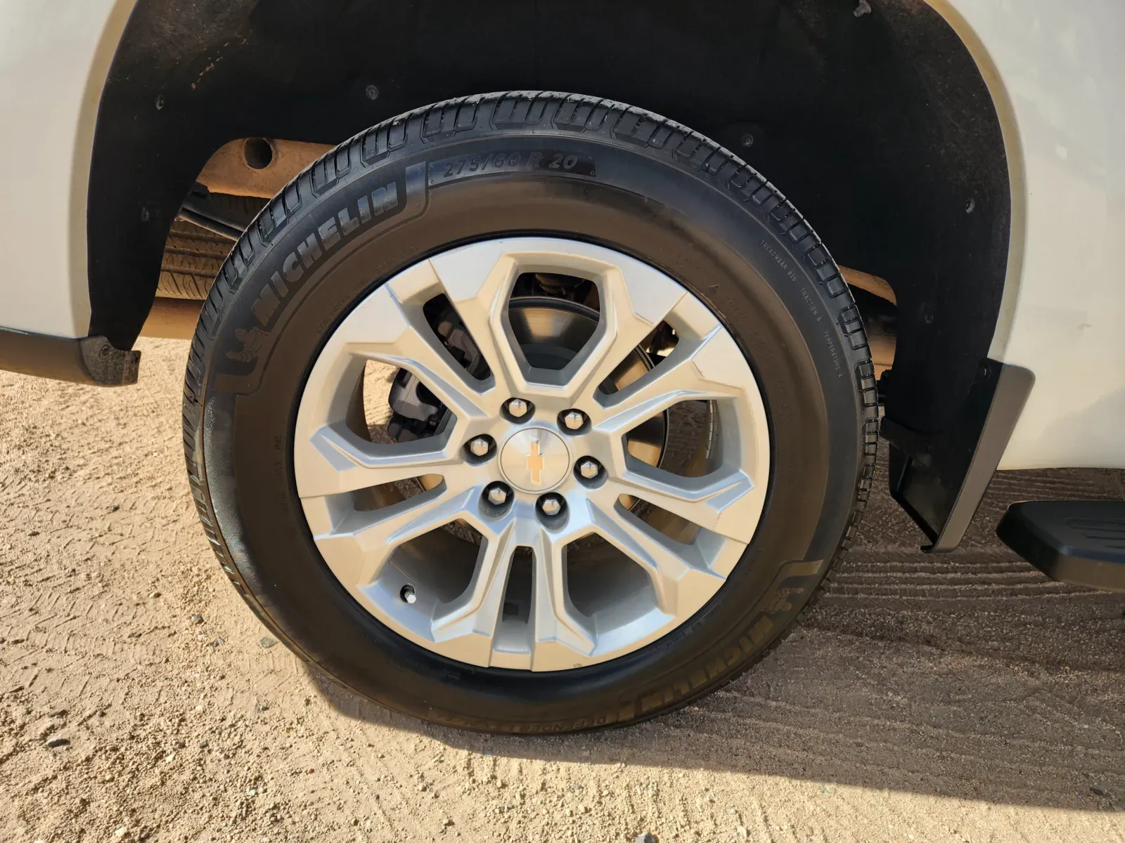 Chevrolet Silverado photo 13