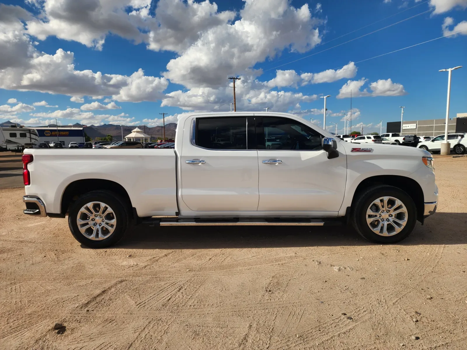 Chevrolet Silverado photo 4