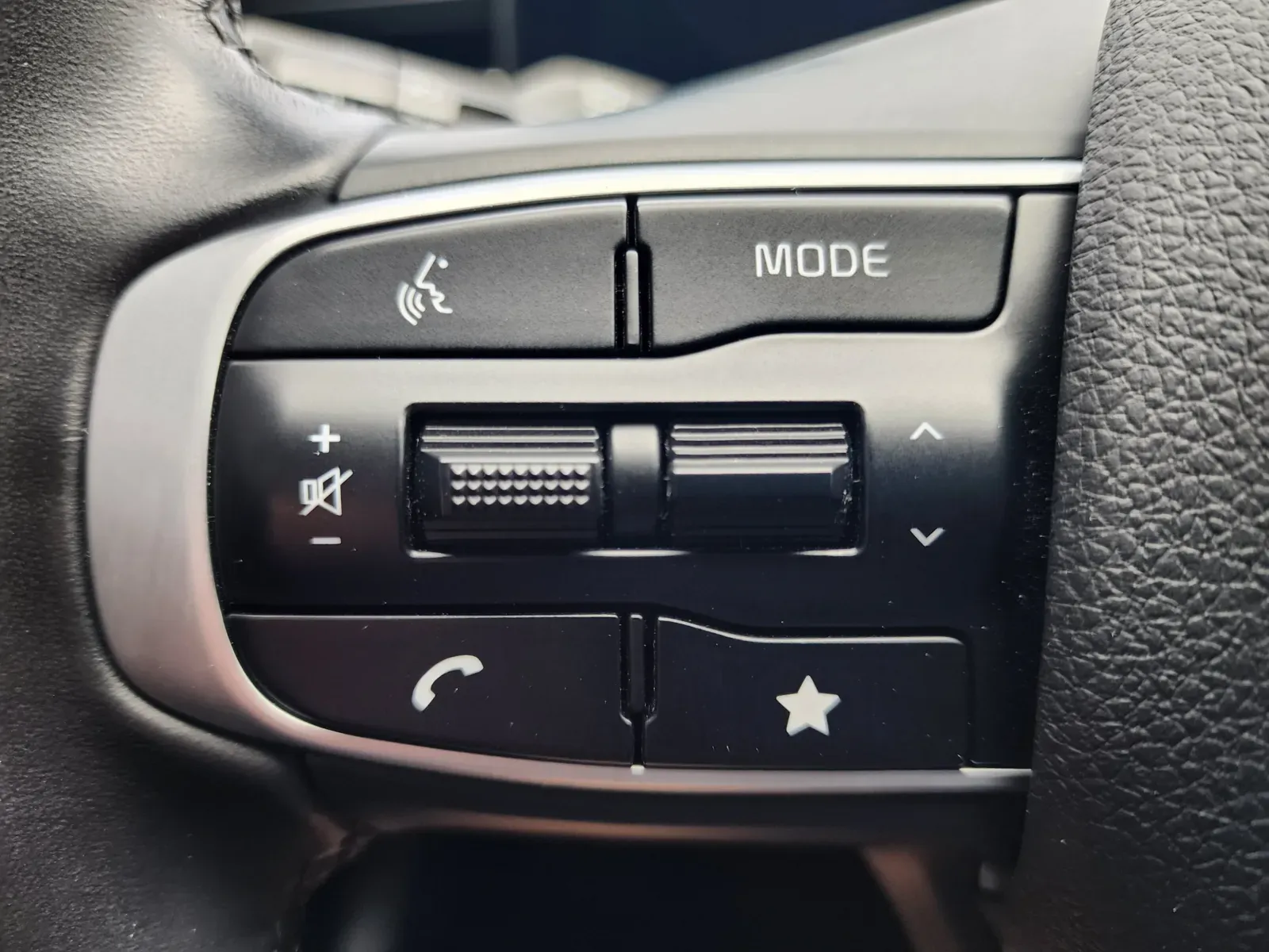 Kia K5 photo 18
