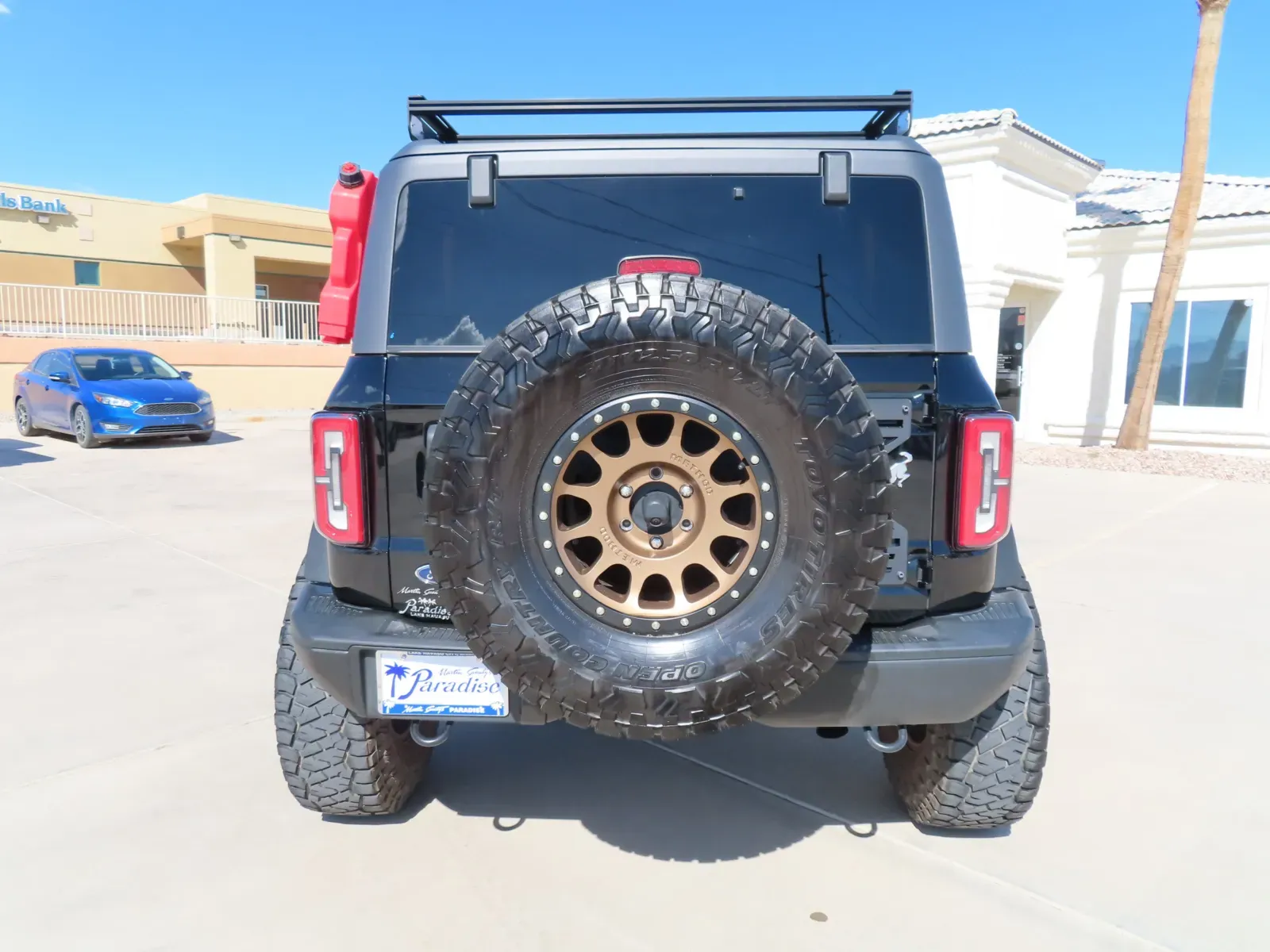 Ford Bronco photo 8