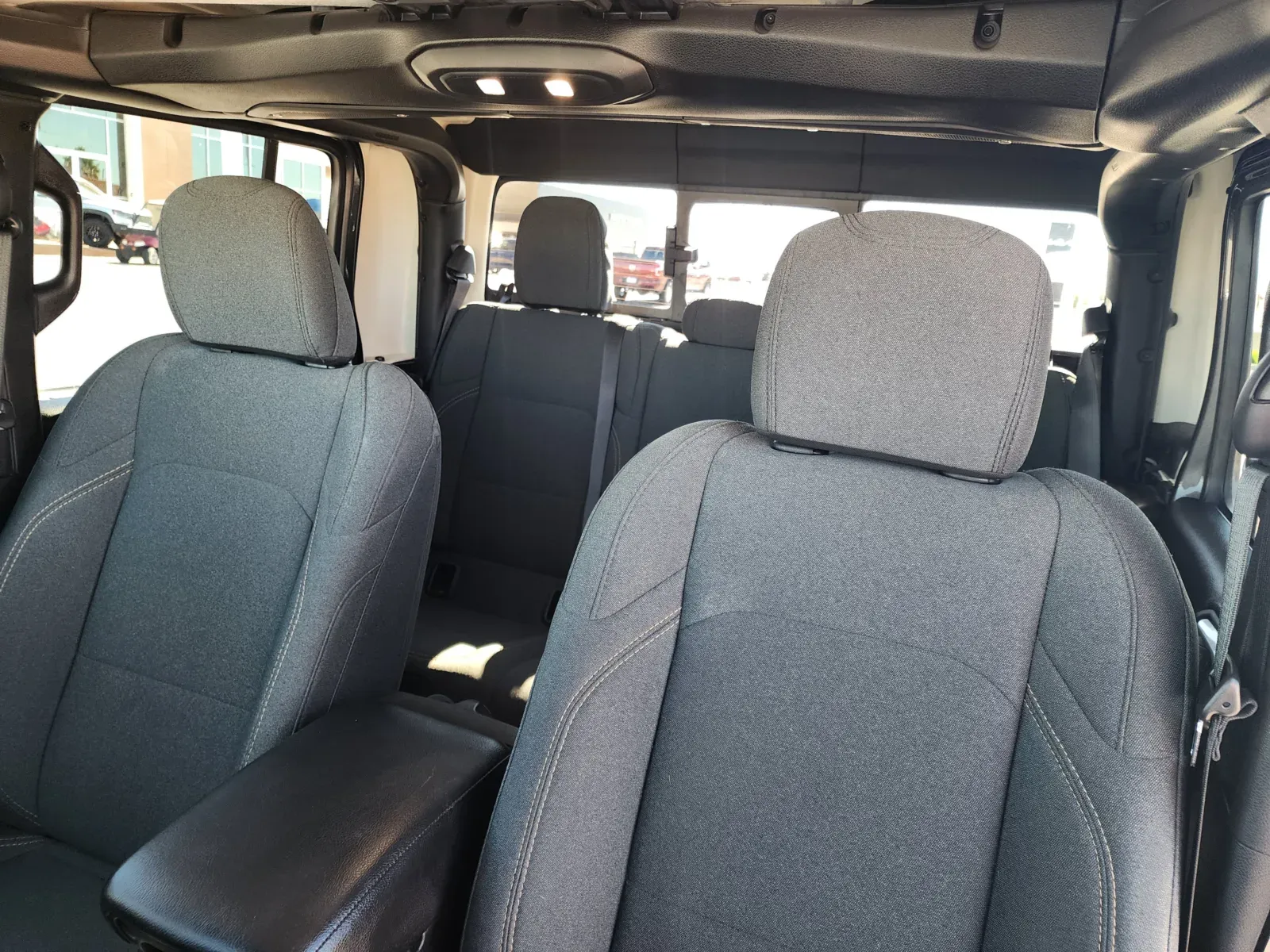 Jeep Gladiator photo 16