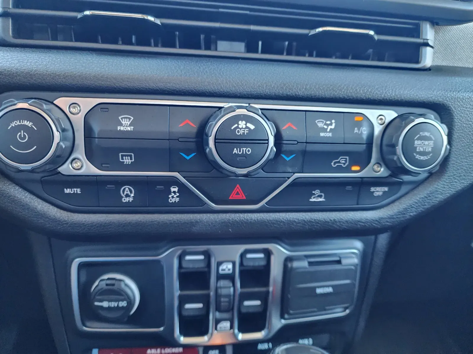 Jeep Gladiator photo 24