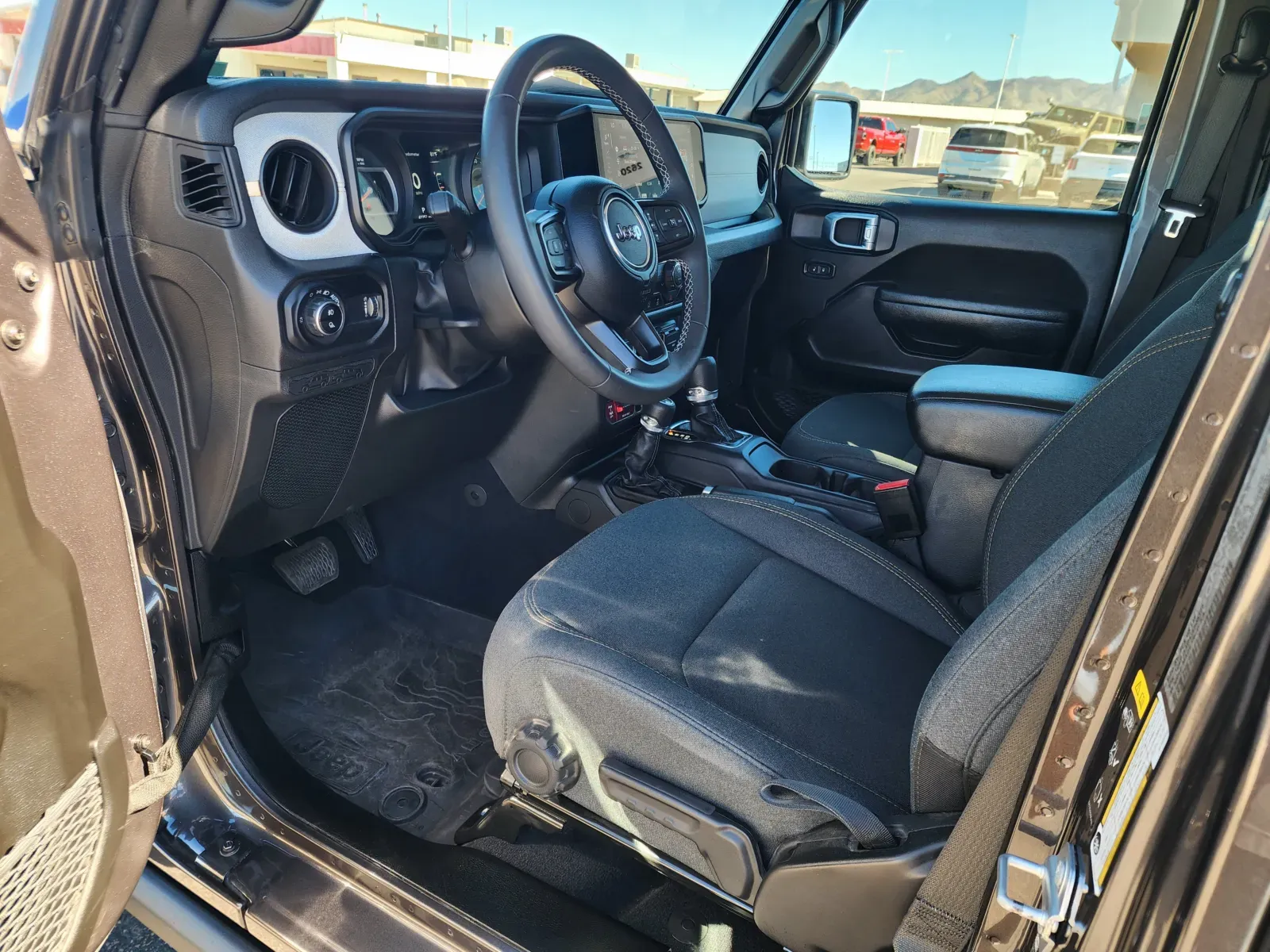 Jeep Gladiator photo 15
