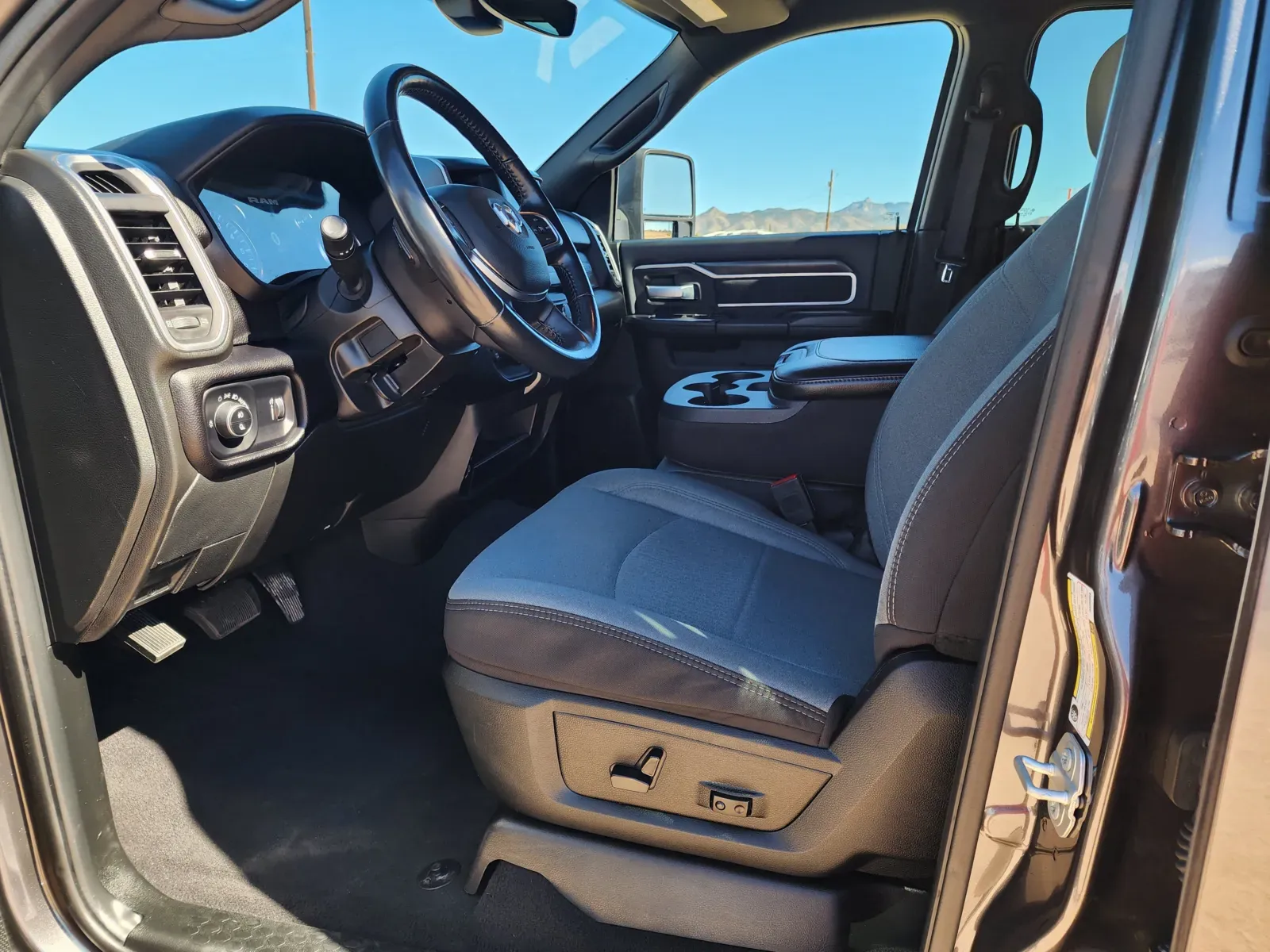 Ram 2500 photo 16