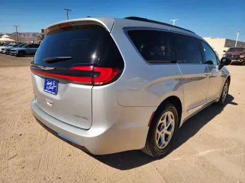 More photos of 2023 Chrysler Pacifica Limited at Martin Swanty's Paradise Auto, AZ