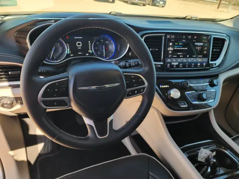 Photos of 2023 Chrysler Pacifica Limited for sale in Lake Havasu City, AZ at Martin Swanty's Paradise Auto