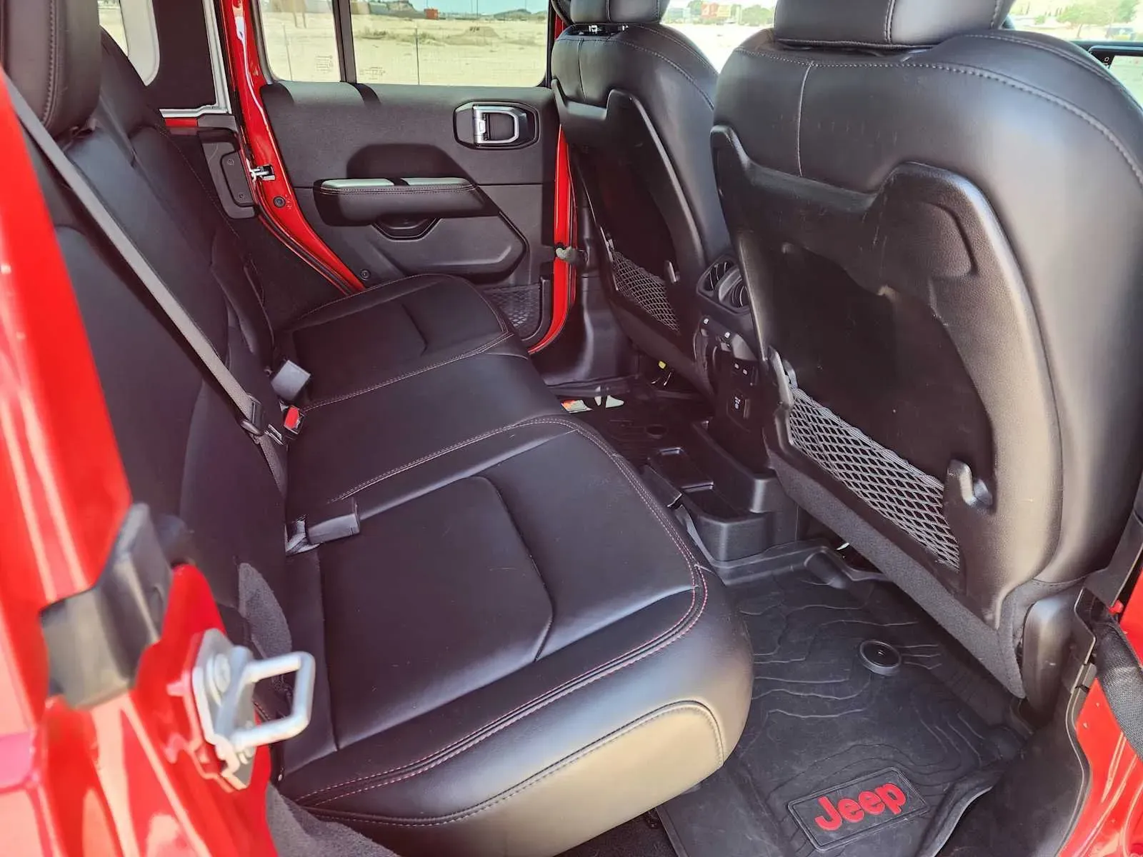 Jeep Wrangler photo 13