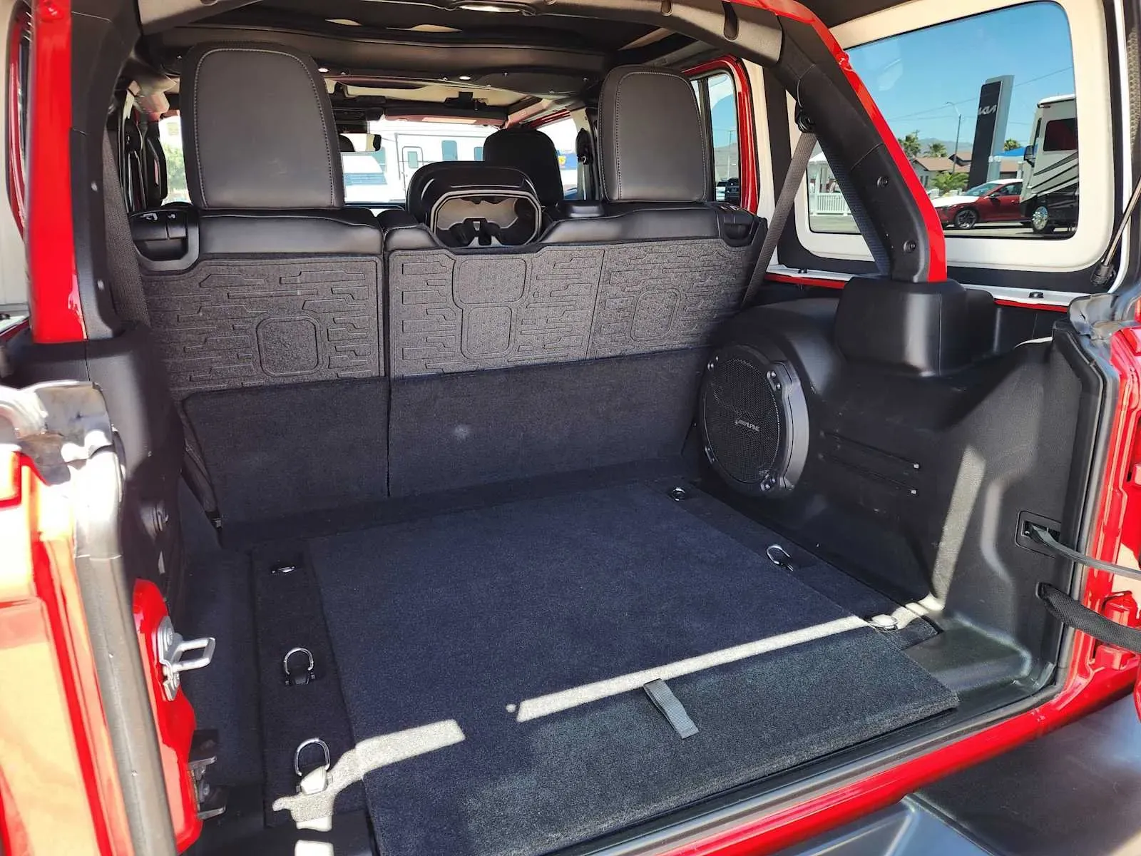 Jeep Wrangler photo 14