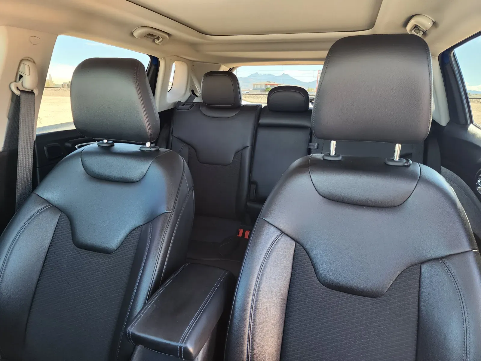 Jeep Compass photo 17
