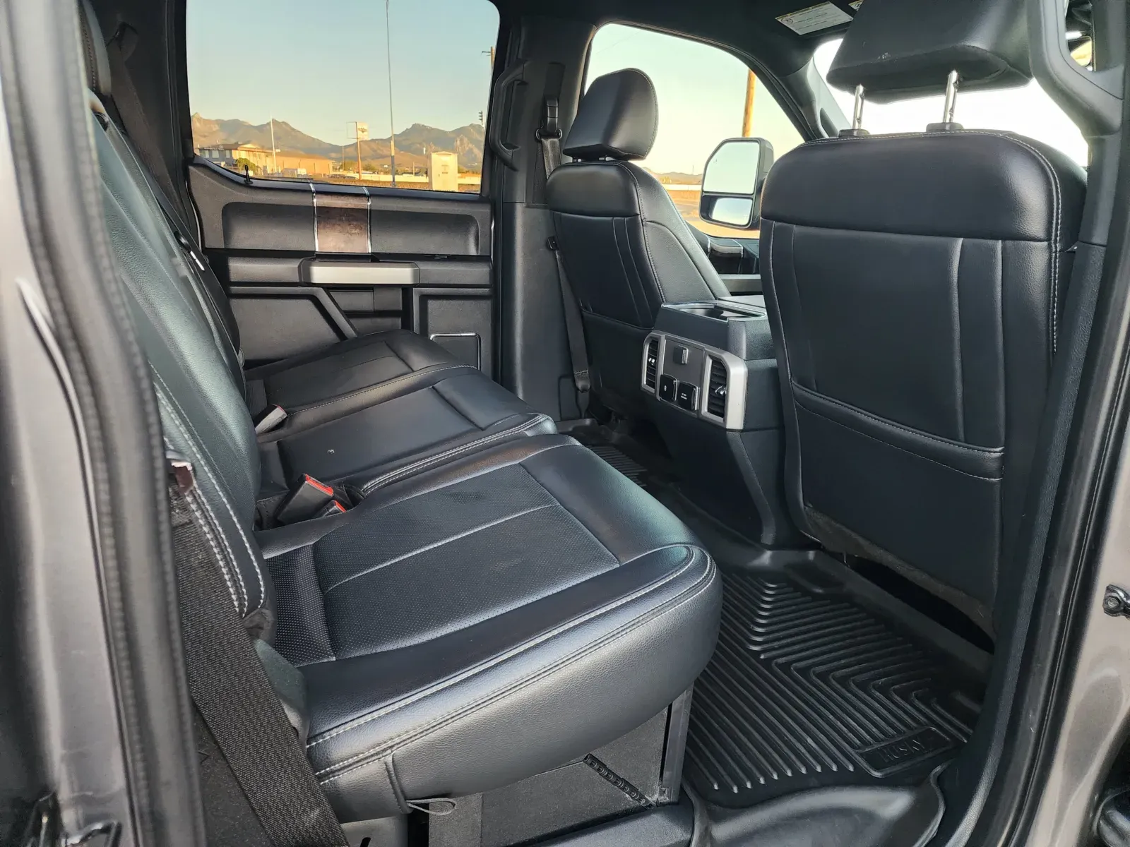 Ford F-350 photo 17